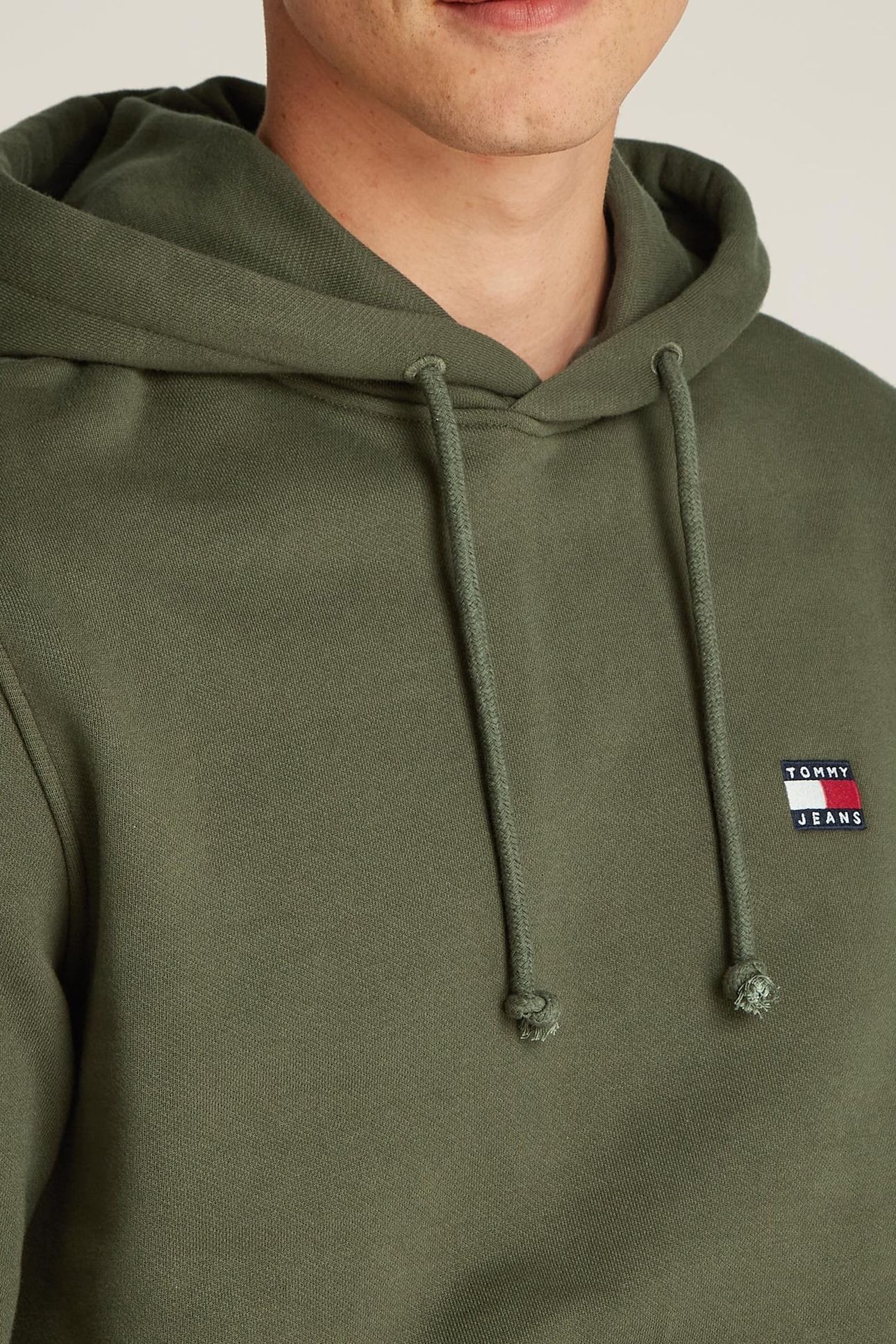 TJM REG BADGE HOODIE FATIGUE GREEN 7