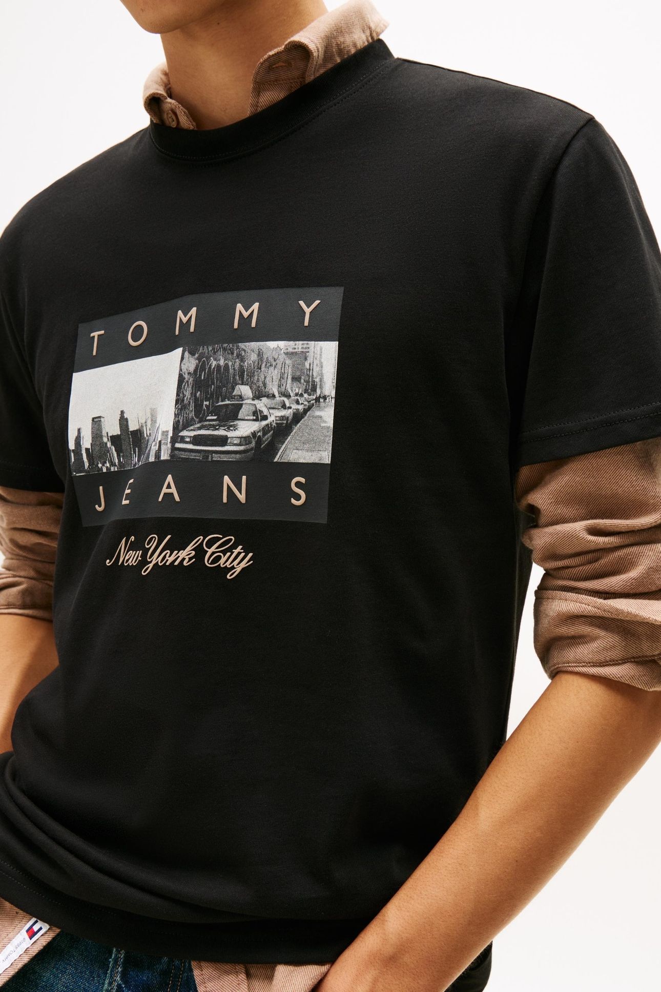 TJM REG PHOTO FLAG TEE BLACK 5