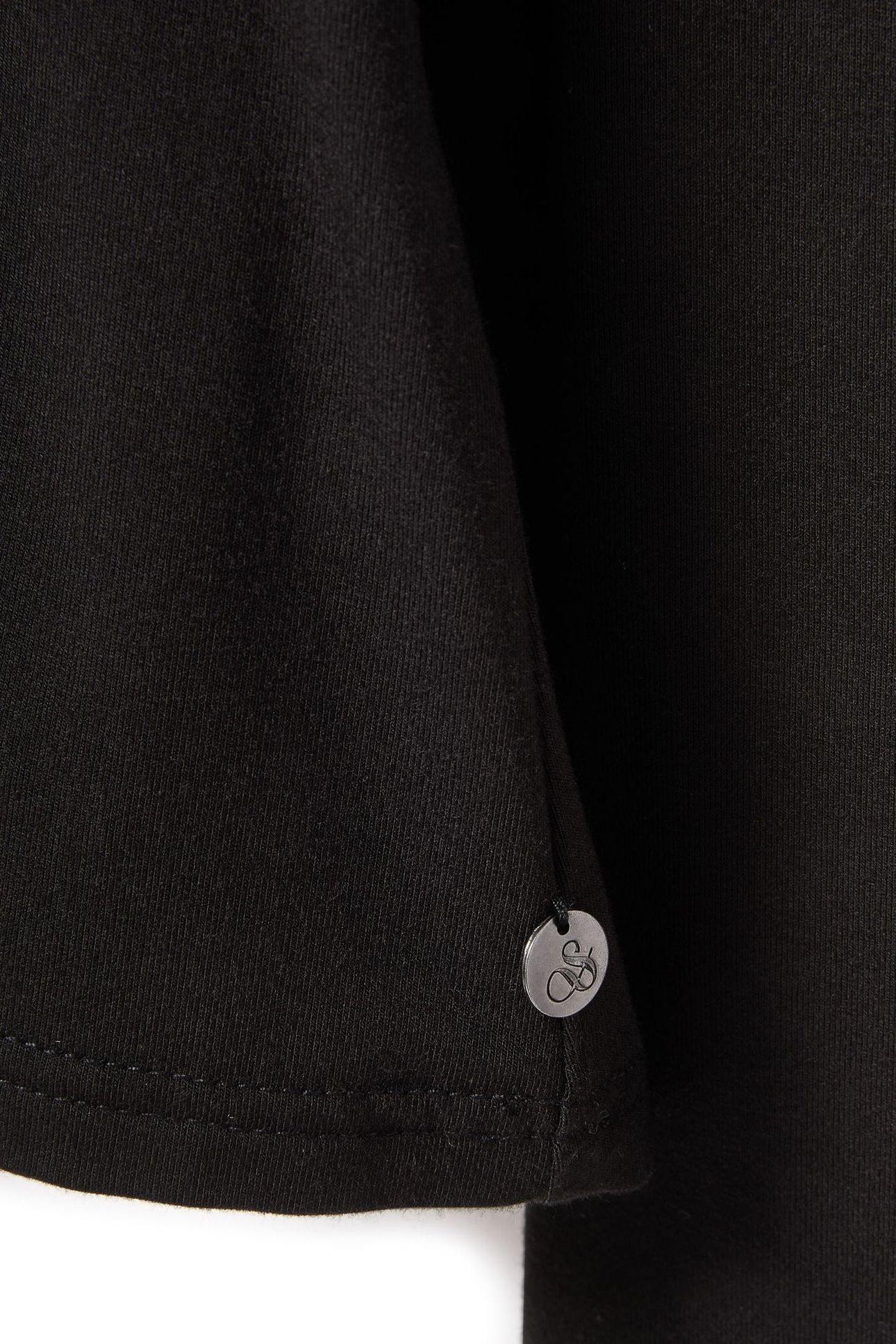 V NECK BLACK NIGHT 6