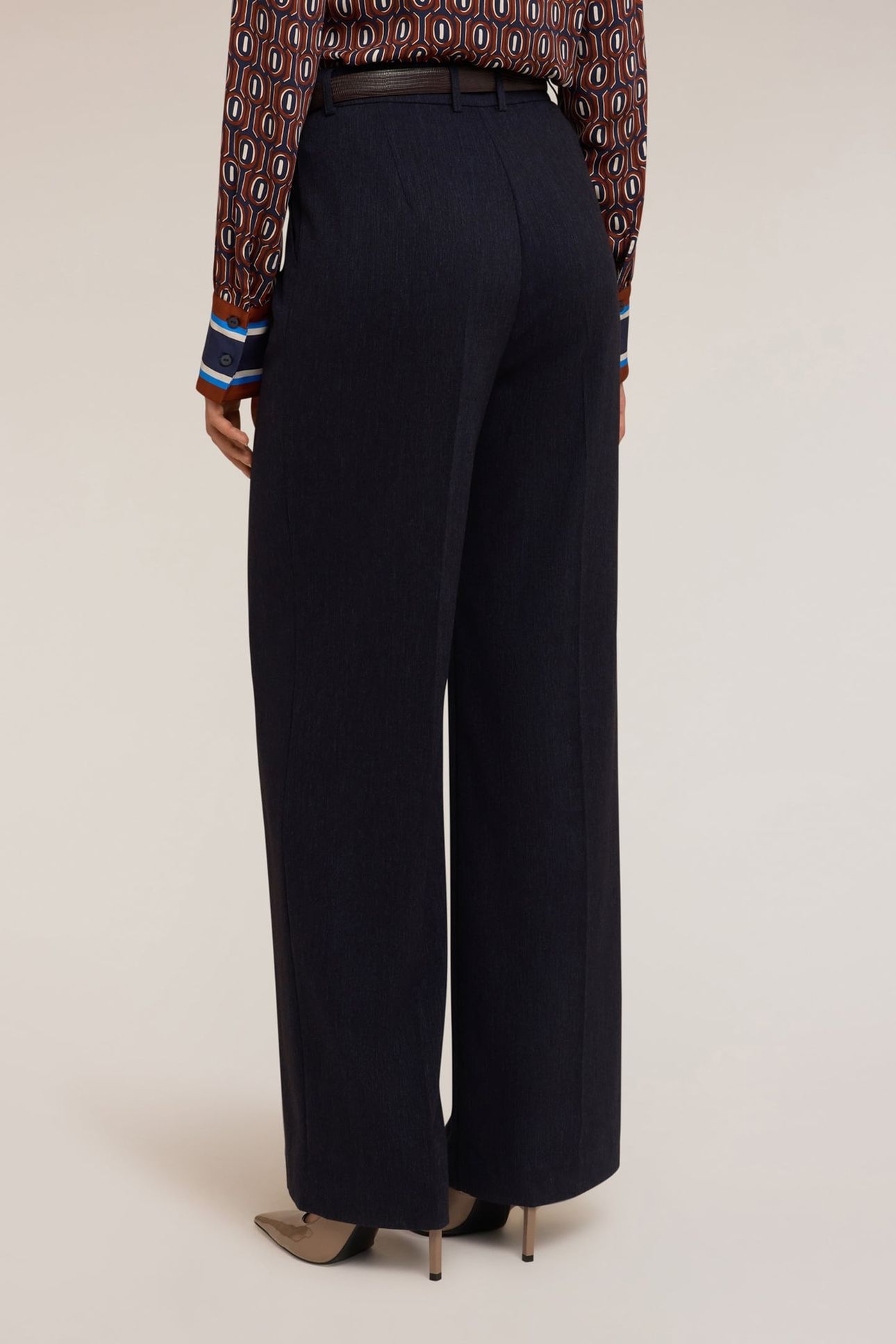 FLUID WIDE-LEG PLEATED TROUSERS BLUE 4
