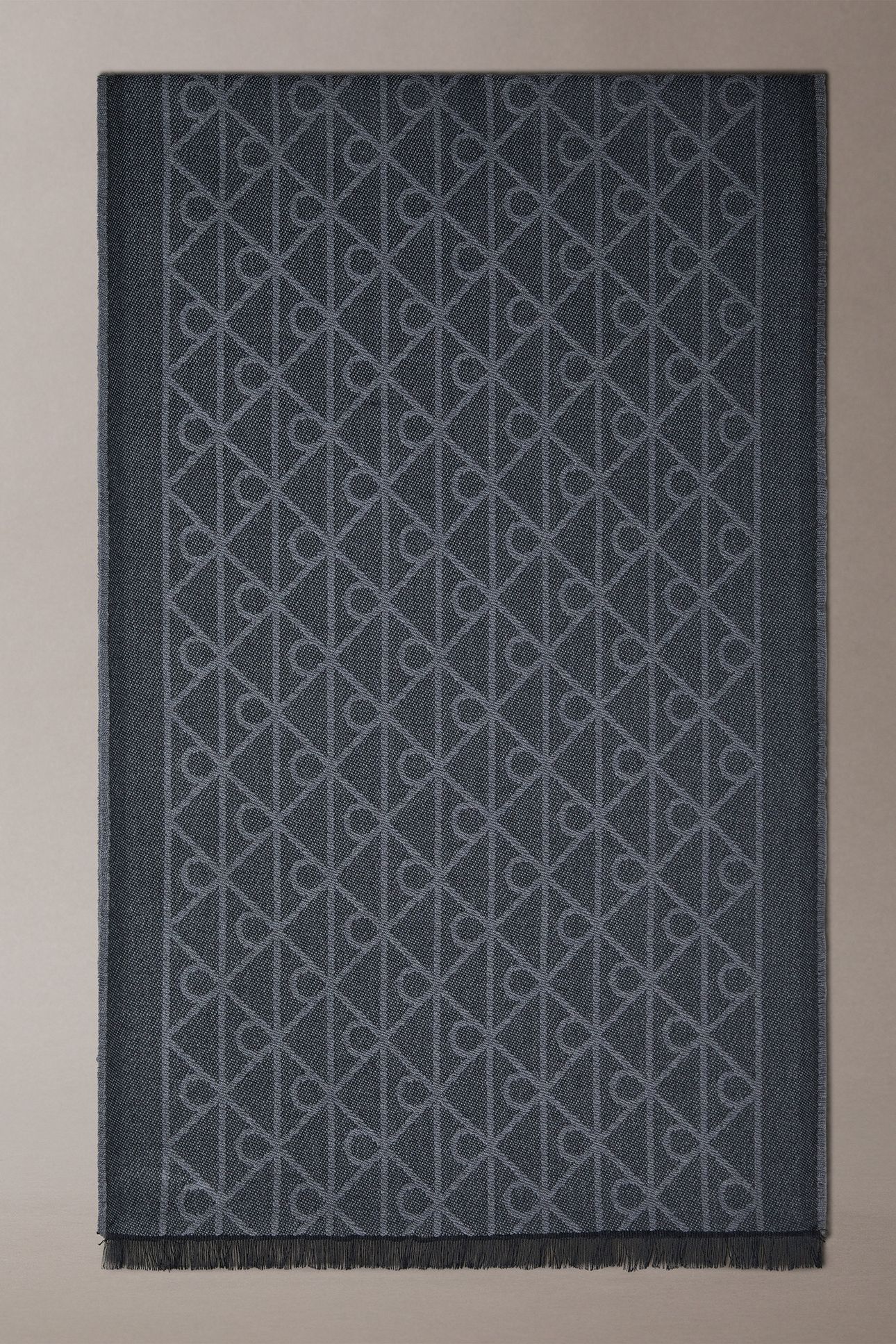 EMBLEM TONAL WOOL SCARF BLACK 3