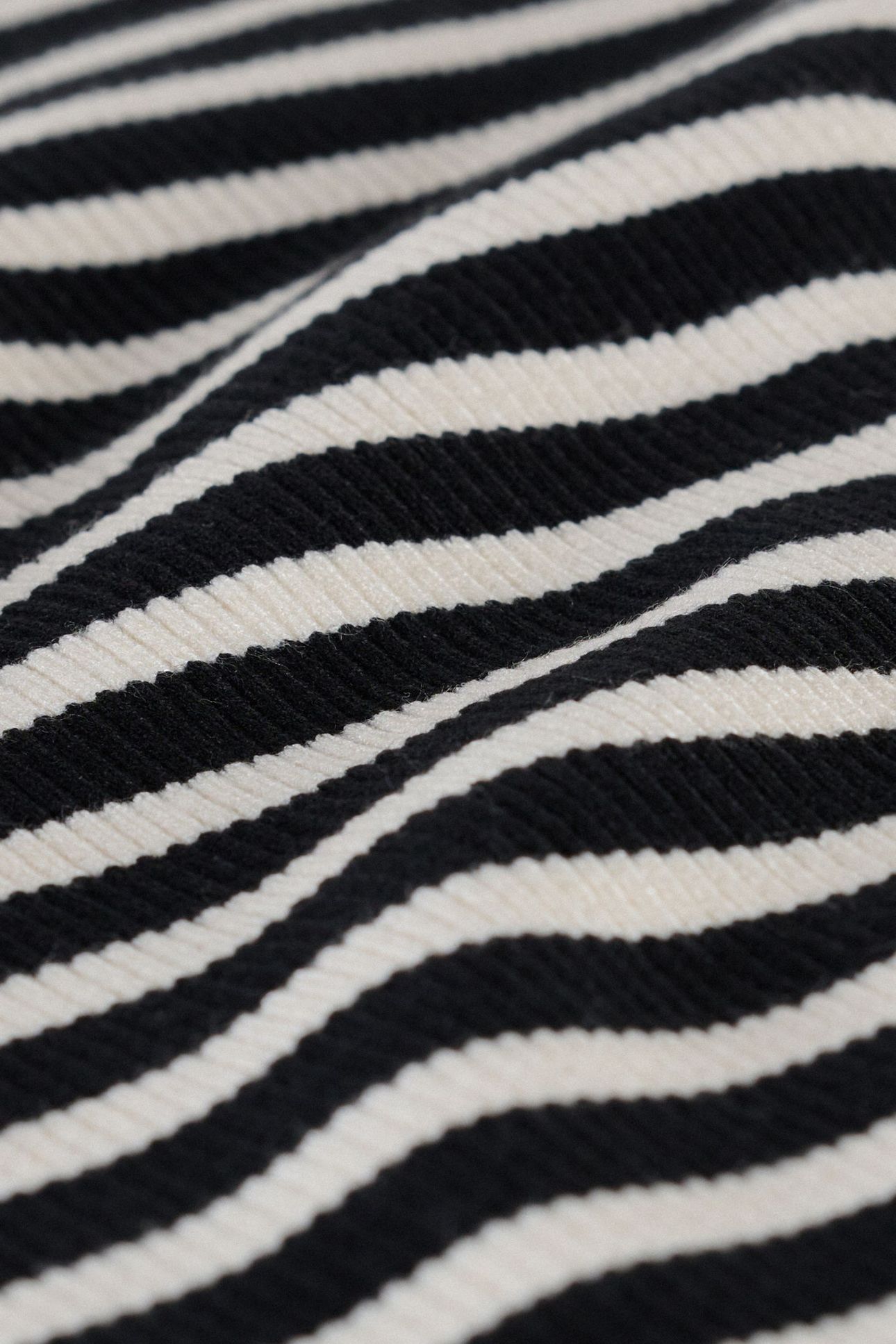 LONG SLEEVES KNIT BLACK 8