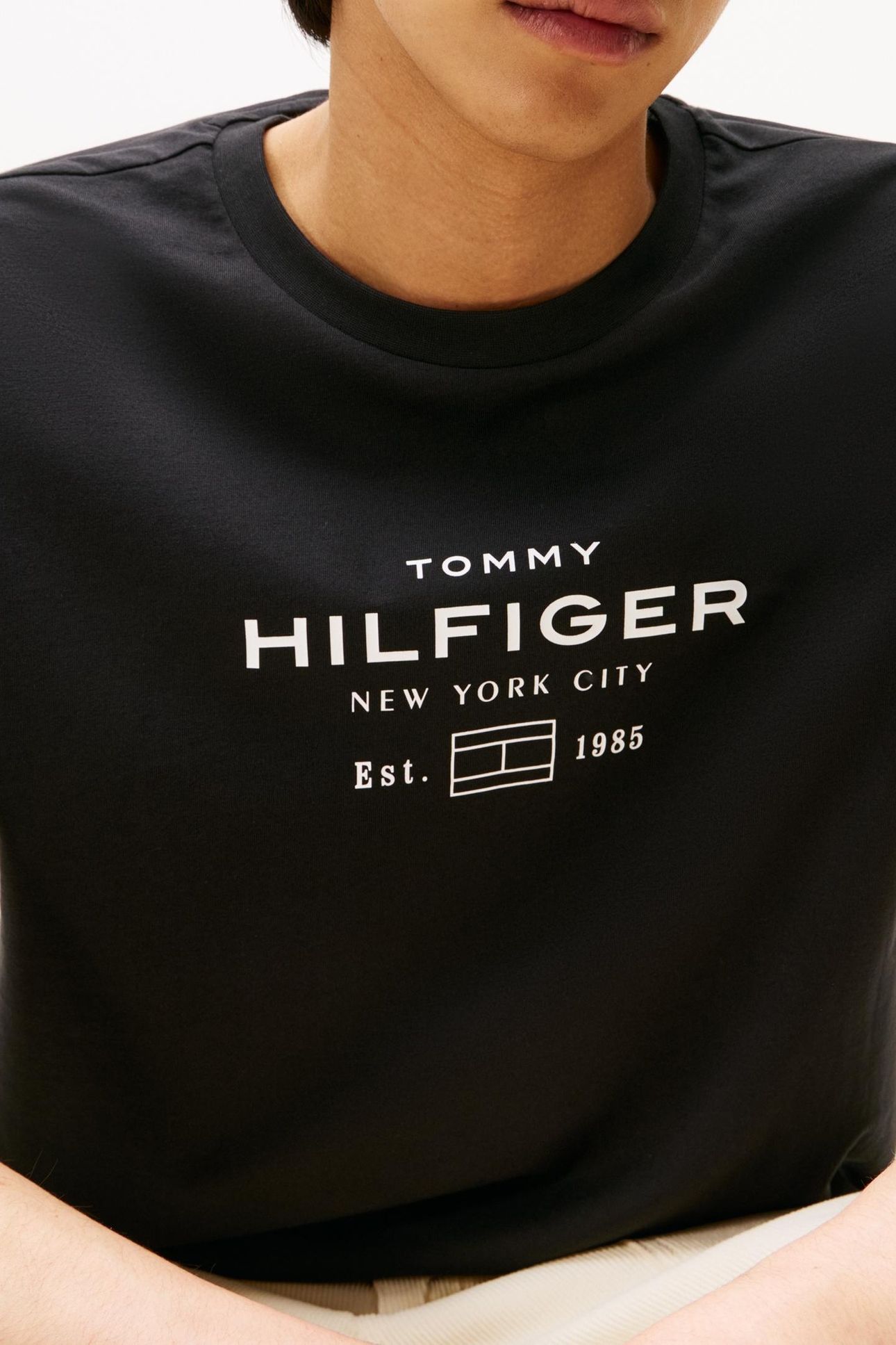 HILFIGER STACK GRAPHIC BLACK 5