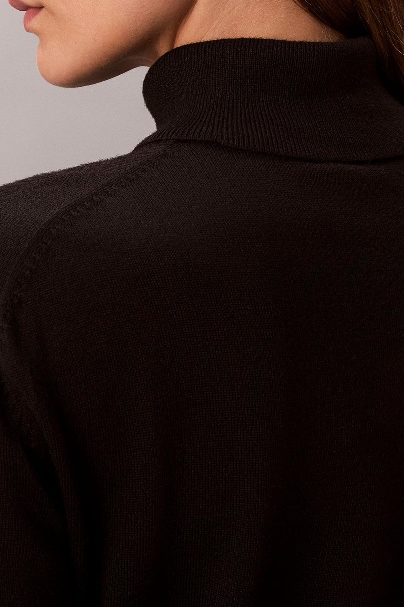 LS T-NECK EXTRAFINE MERINO BLACK 6