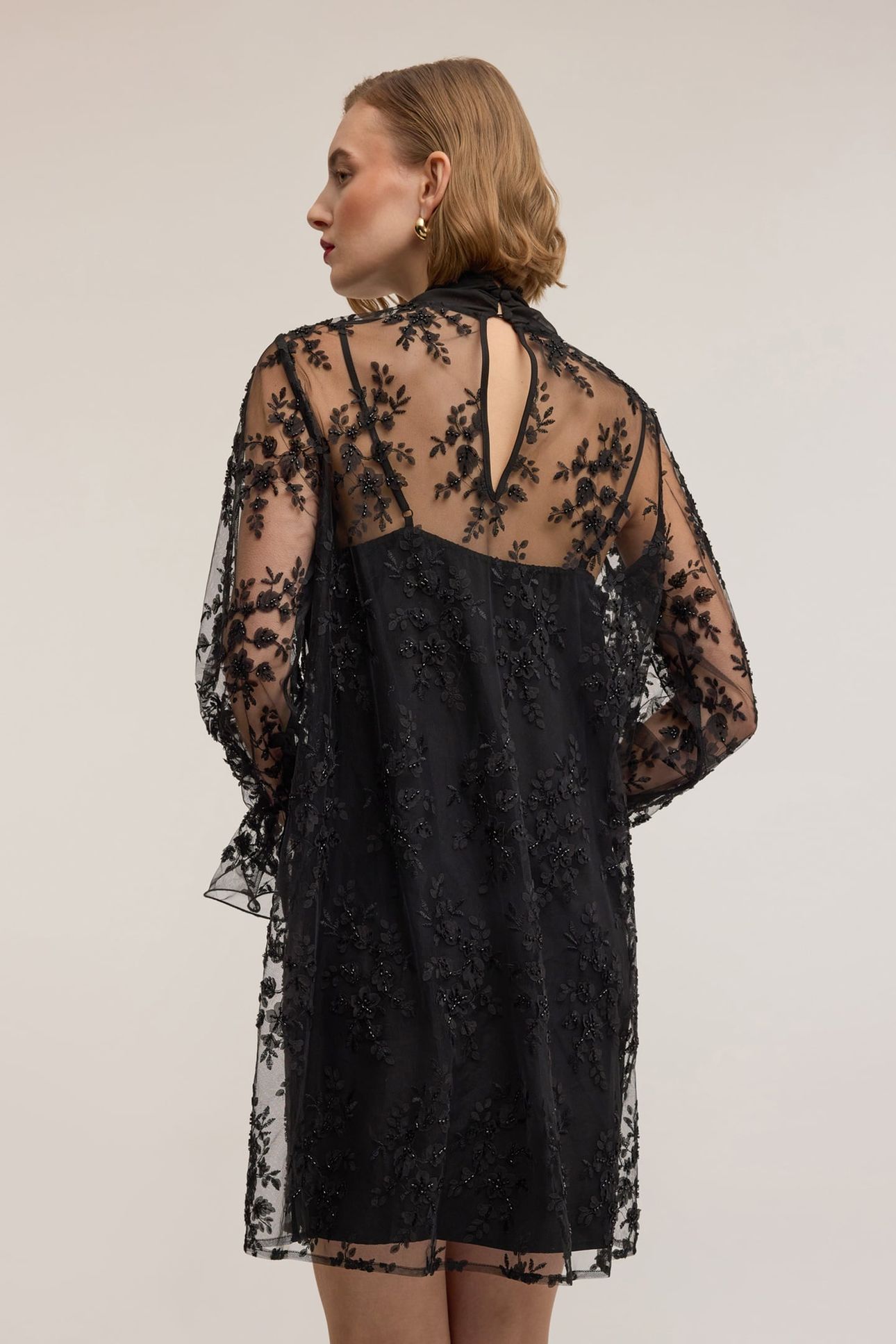 SHORT LACE DRESS WITH BOW SMART COUTURE BLACK 3