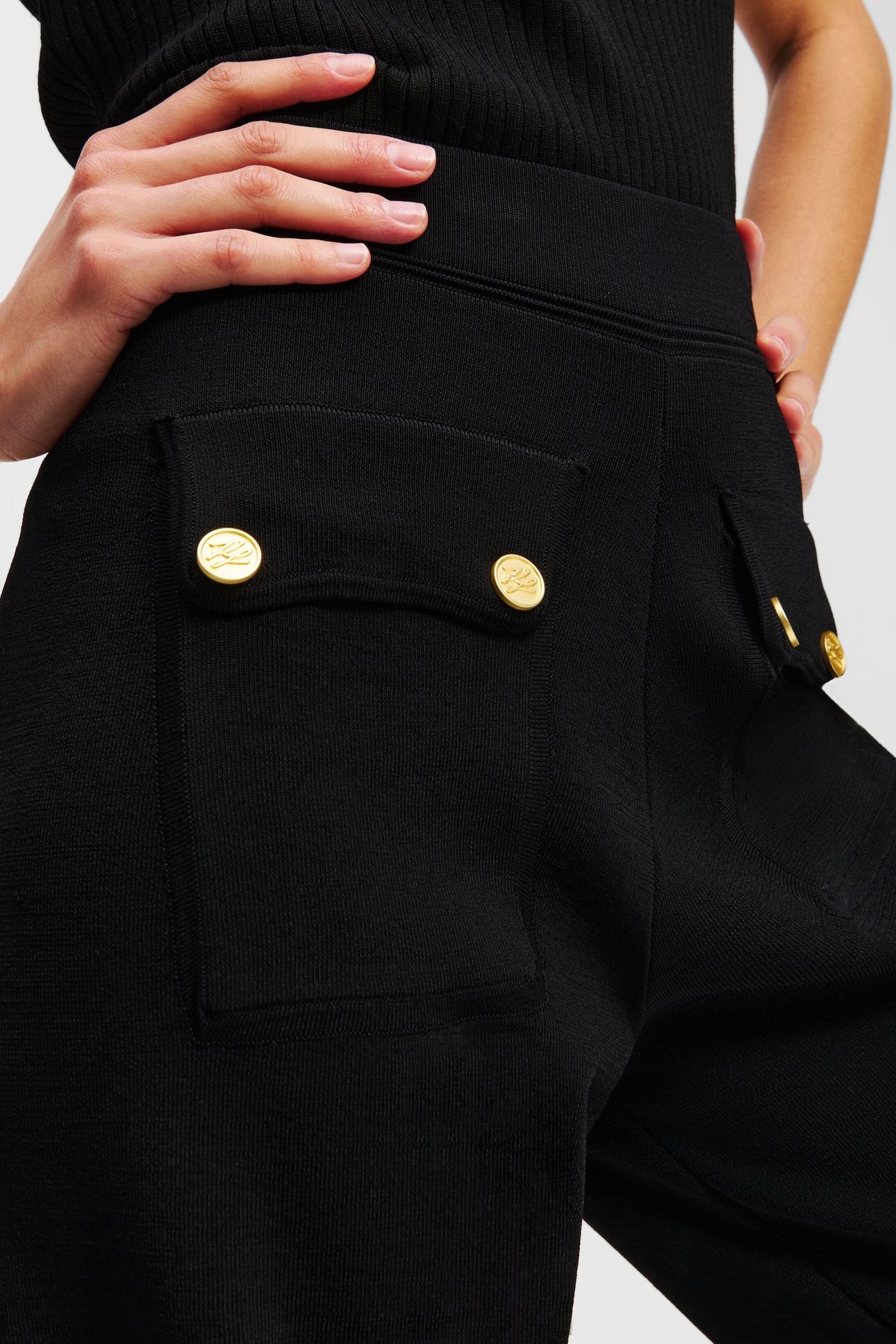 BUTTON KNIT PANTS BLACK 6