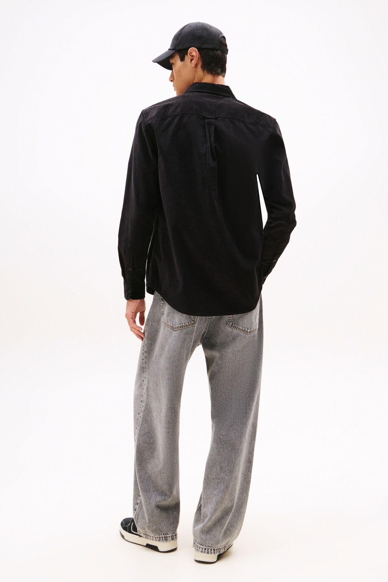 TJM REG BABY CORD SHIRT BLACK 2