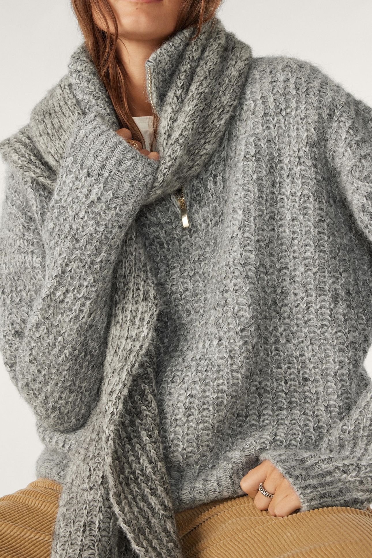 KNITTED SCARF GRIS 1
