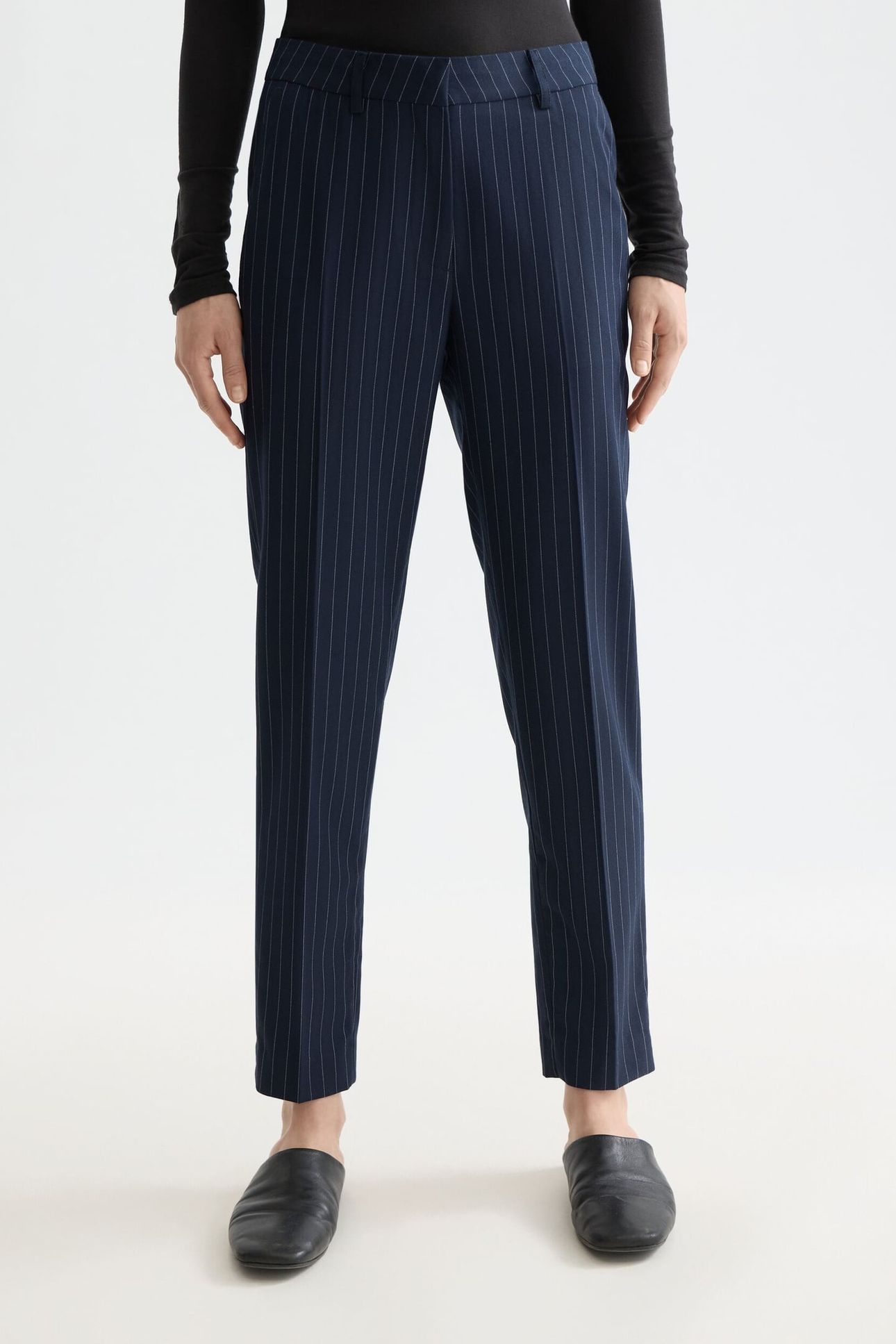 LOWRY PANT NIGHT BLUE PINSTRIPE 1