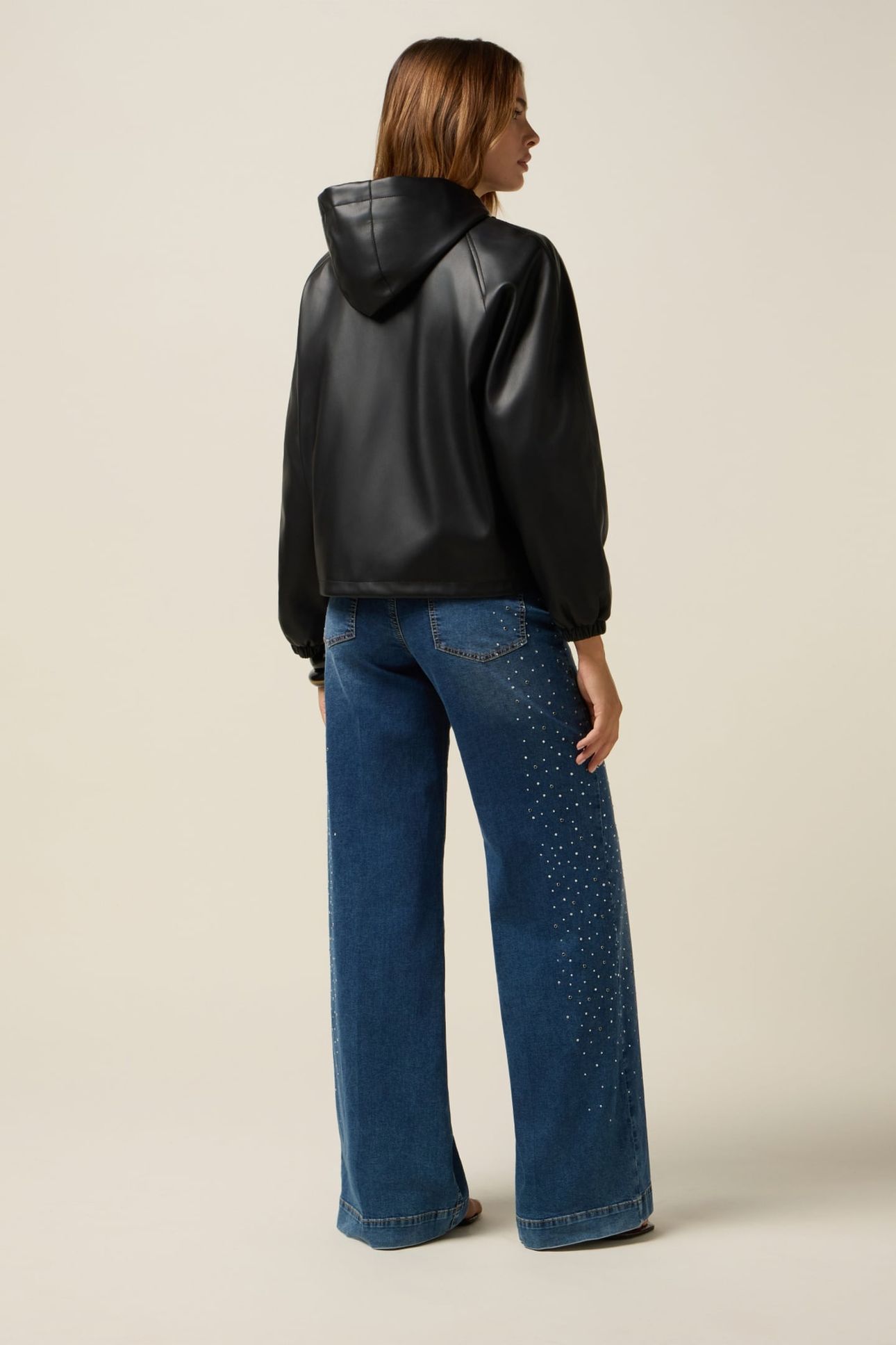 SHORT JACKET WITH HOOD AND ZIP BLACK 6