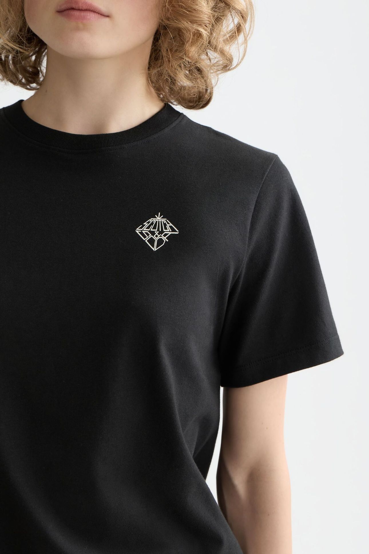 CHEST ARTWORK REGULAR T-SHIRT BLACK 7