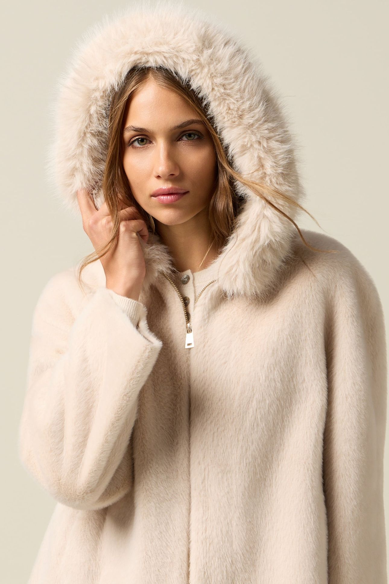 SHORT PARKA WITH HOOD WHITE 2