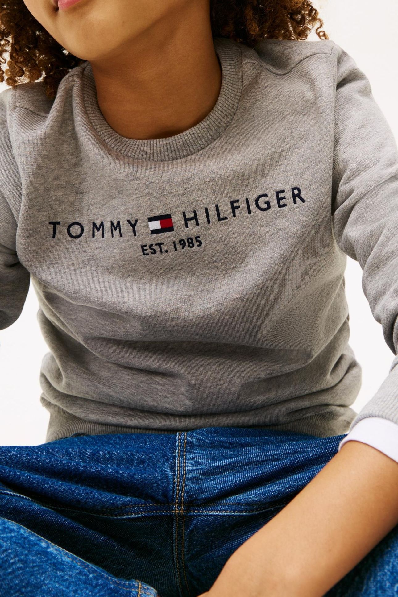 UNISEX ESSENTIAL SWEATSHIRT LIGHT GREY HEATHER 8