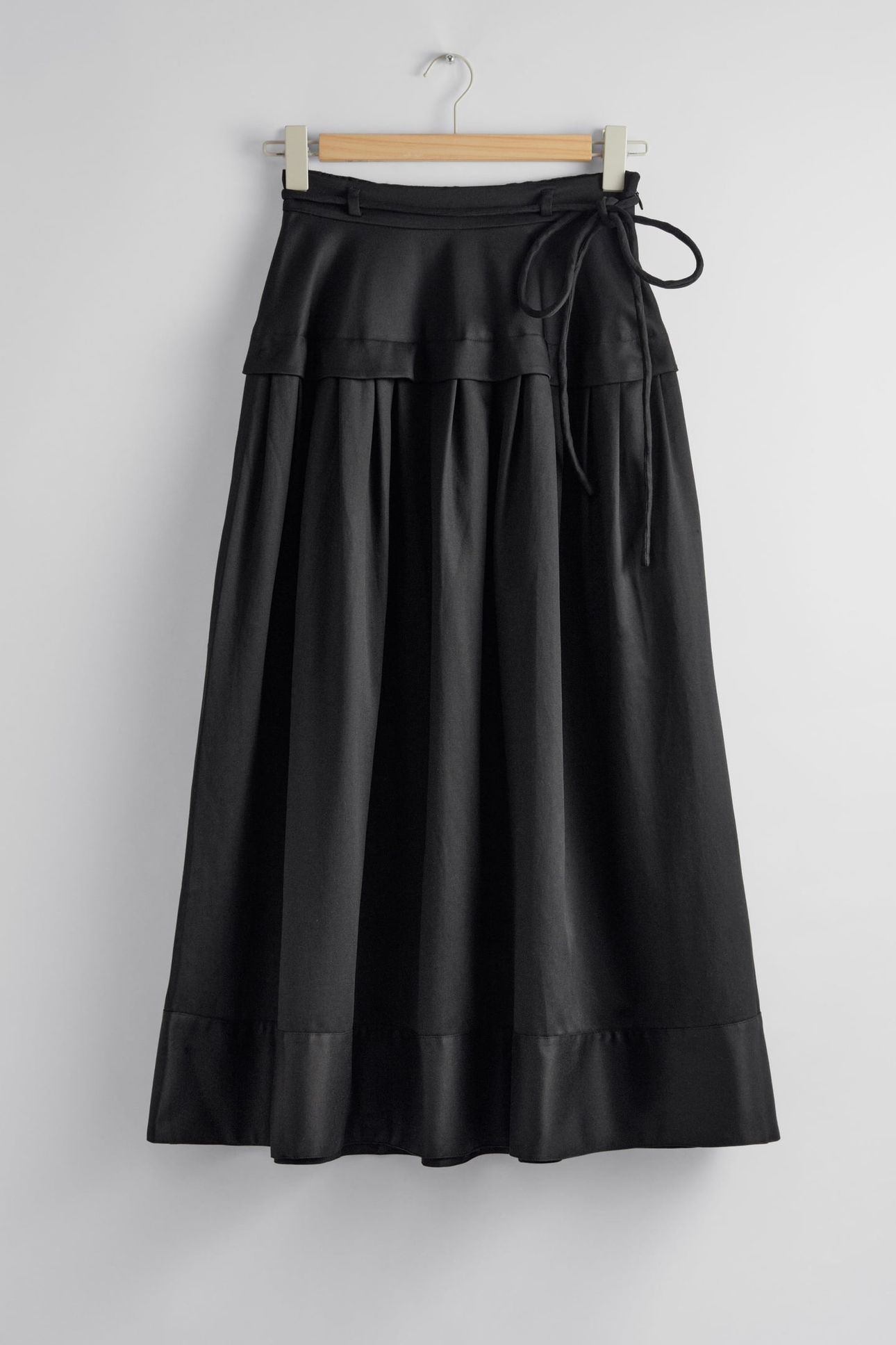 LA TIFFANY SKIRT BLACK 3