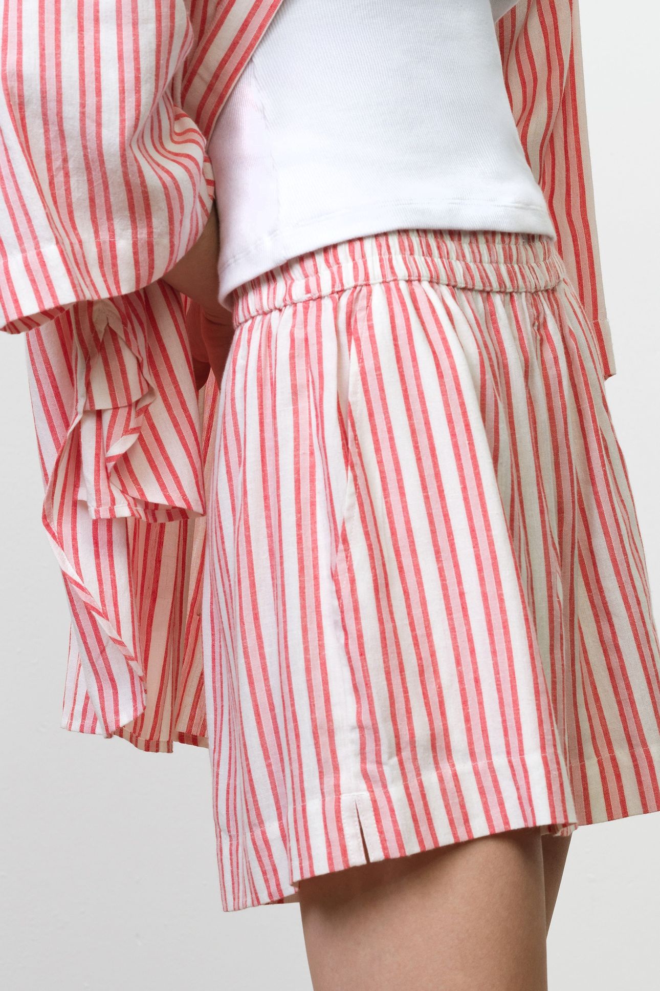 CHERYL LINEN BLEND SHORTS WATERMELON RED 3