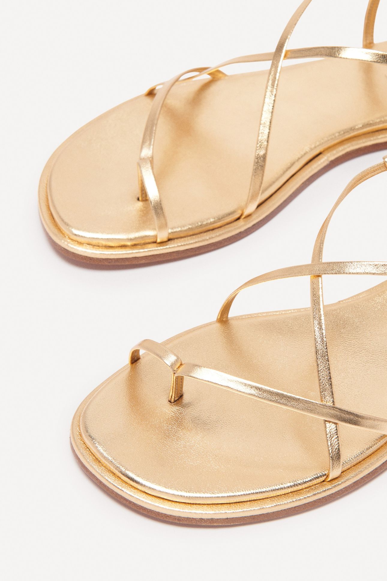 SANDALS GOLD 4