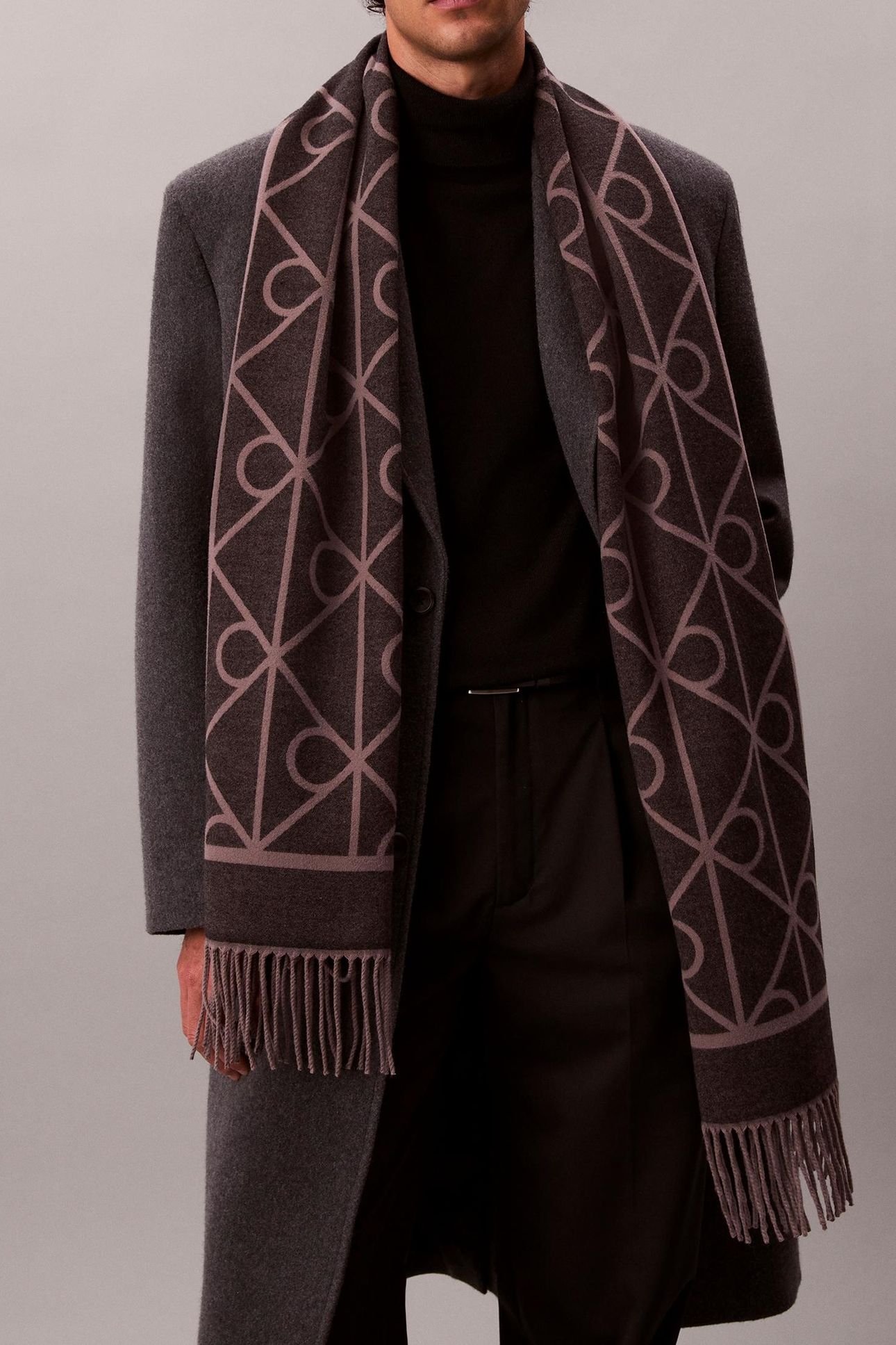 EMBLEM FRINGES CHARCOAL 1