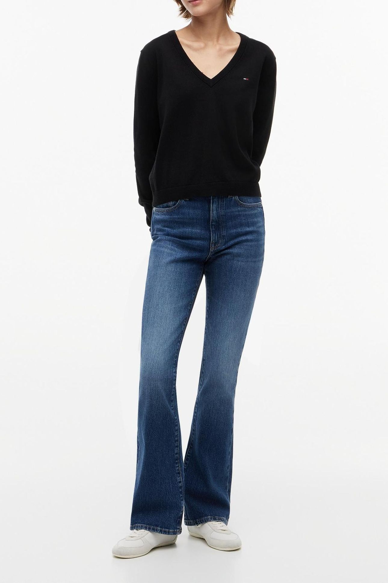 TJW ESSENTIAL VNECK BLACK 3