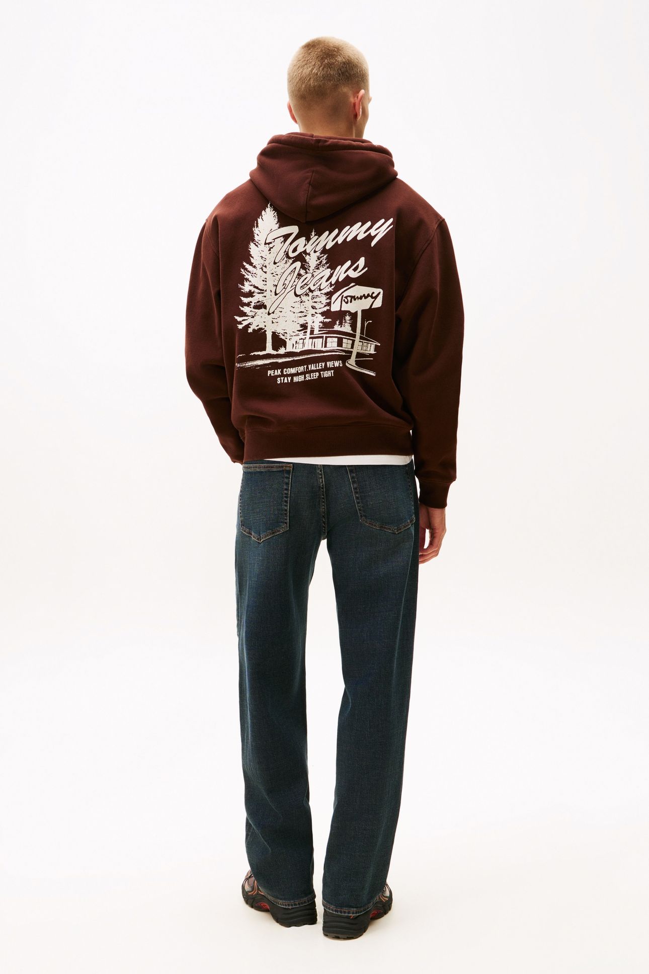 TJM RELAXED NOVELTY GRAPHIC RICH BROWN 2