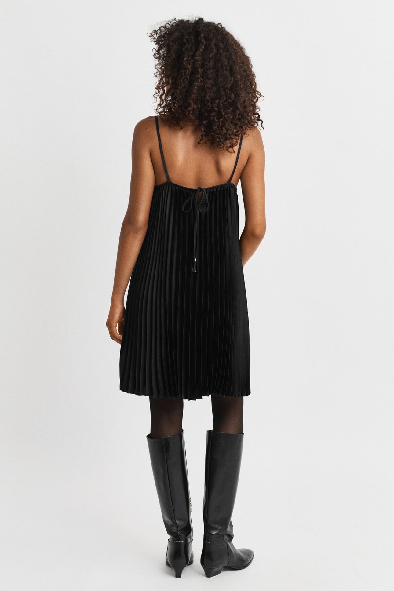 SATEEN PLEATED MINI STRAP DRESS BLACK 4
