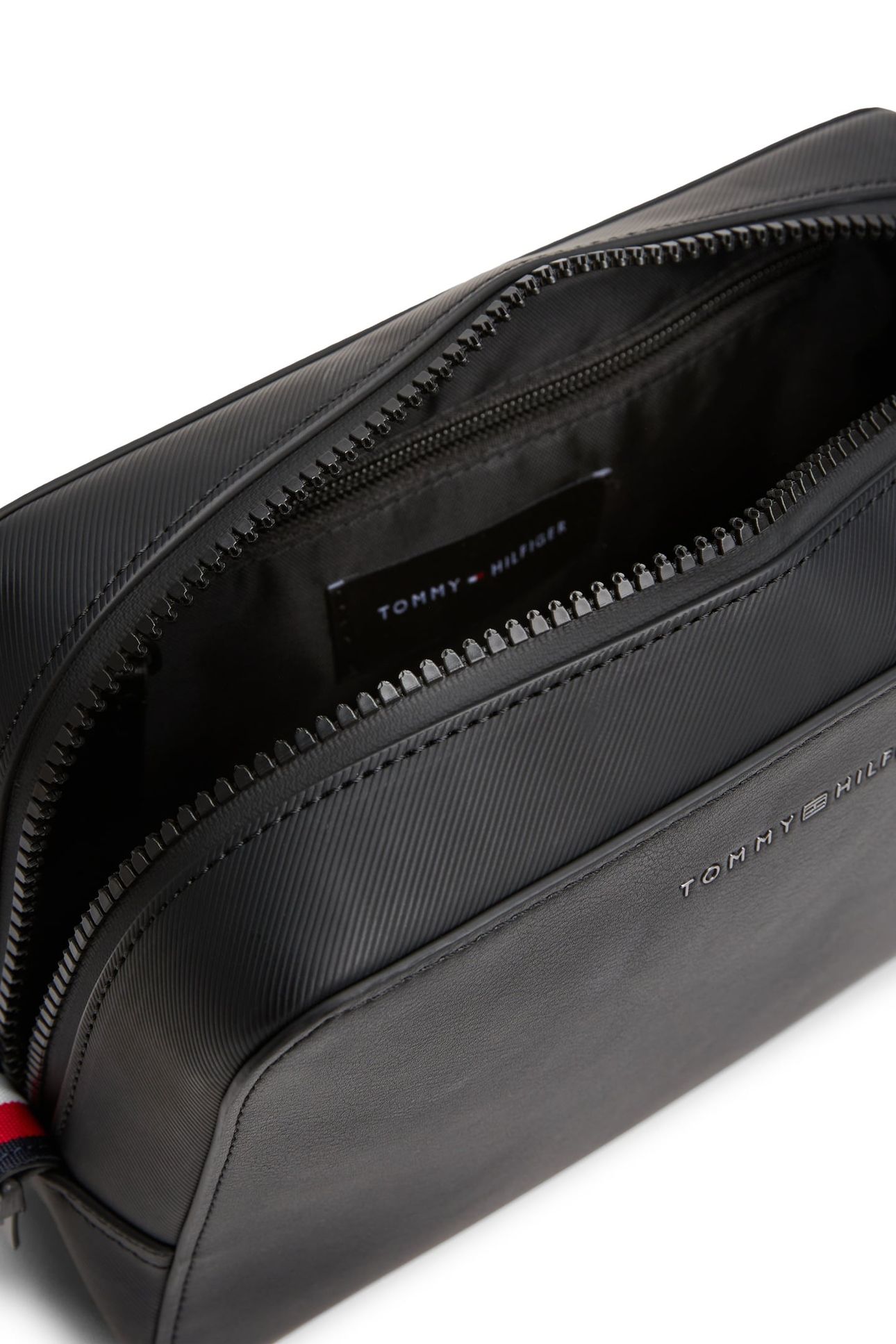 TH FOUNDATION WASHBAG BLACK 3