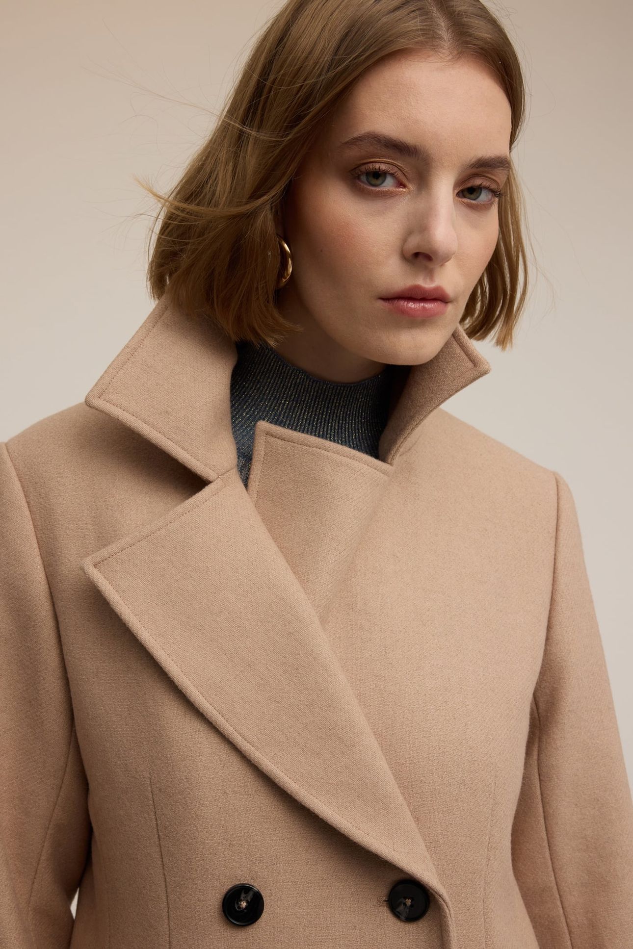 DOUBLE-BREASTED COAT WITH SCARF PATTERN BEIGE 5