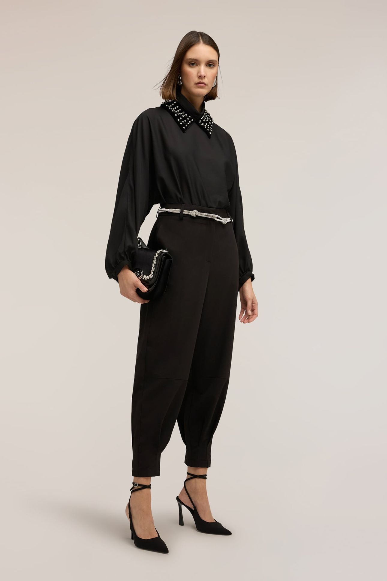 CARROT PANTS WITH CUFF AT THE BOTTOM BLACK 2