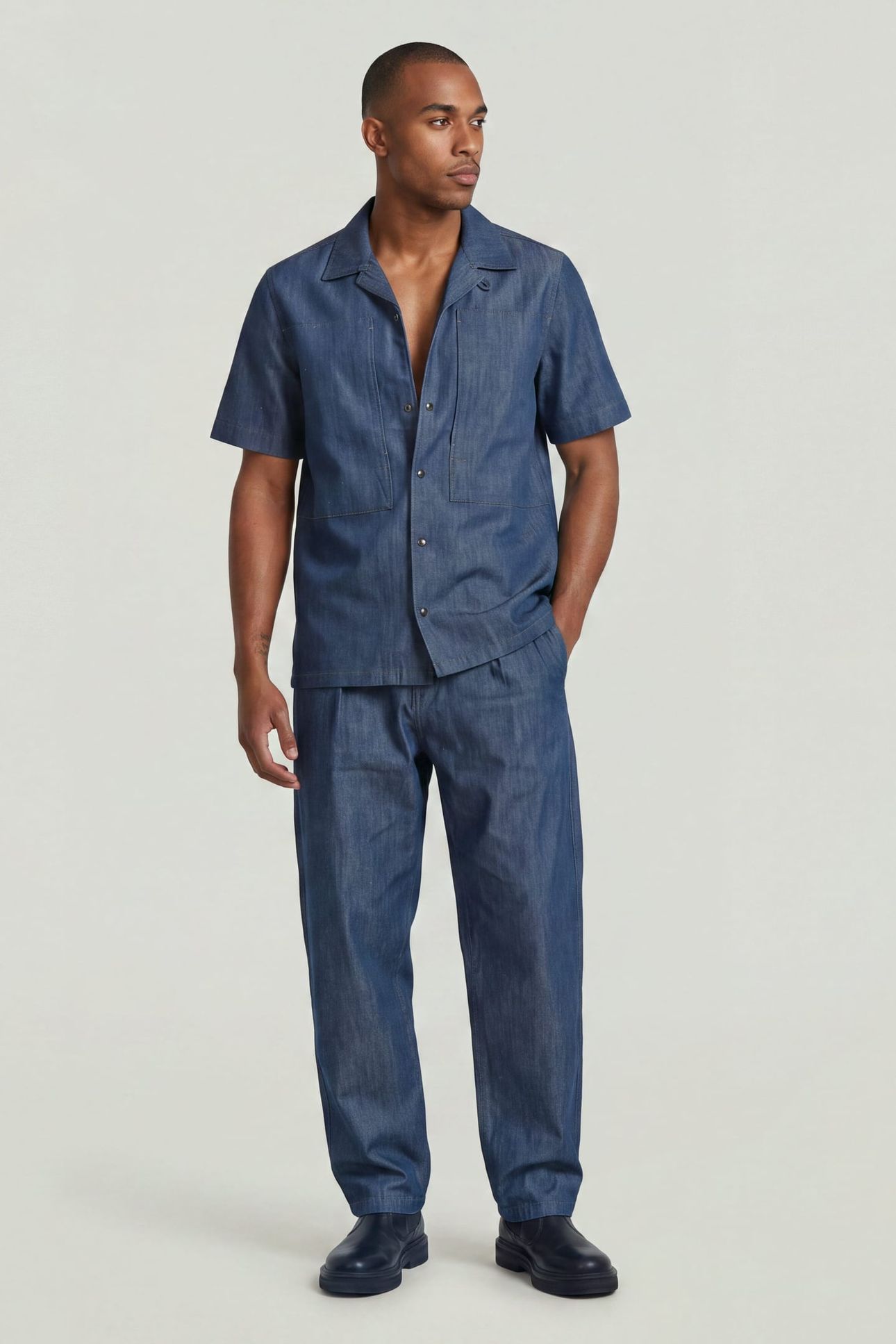 PLEATED CHINO RELAXED TAPERED BLUE 3