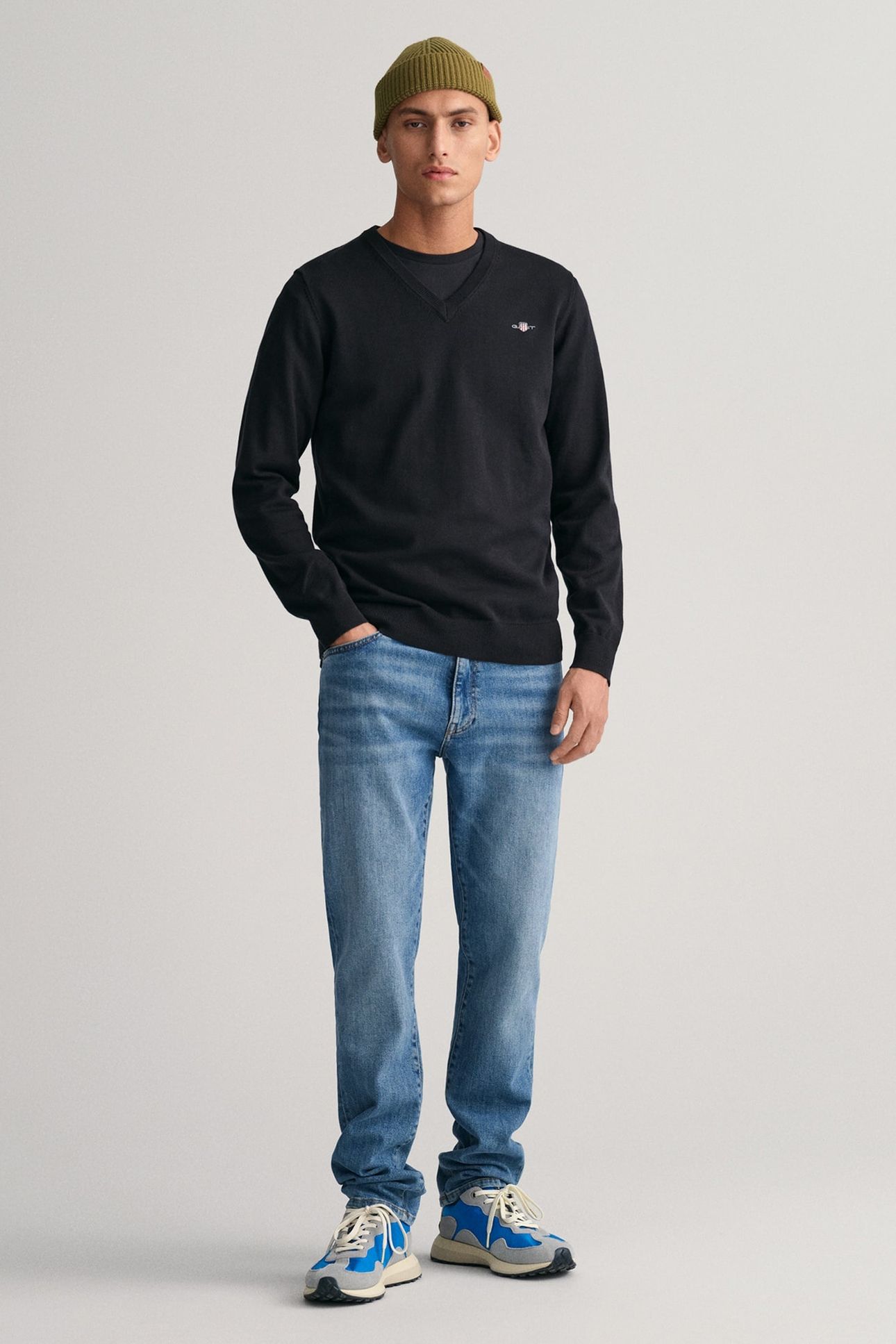 CLASSIC COTTON V-NECK BLACK 4