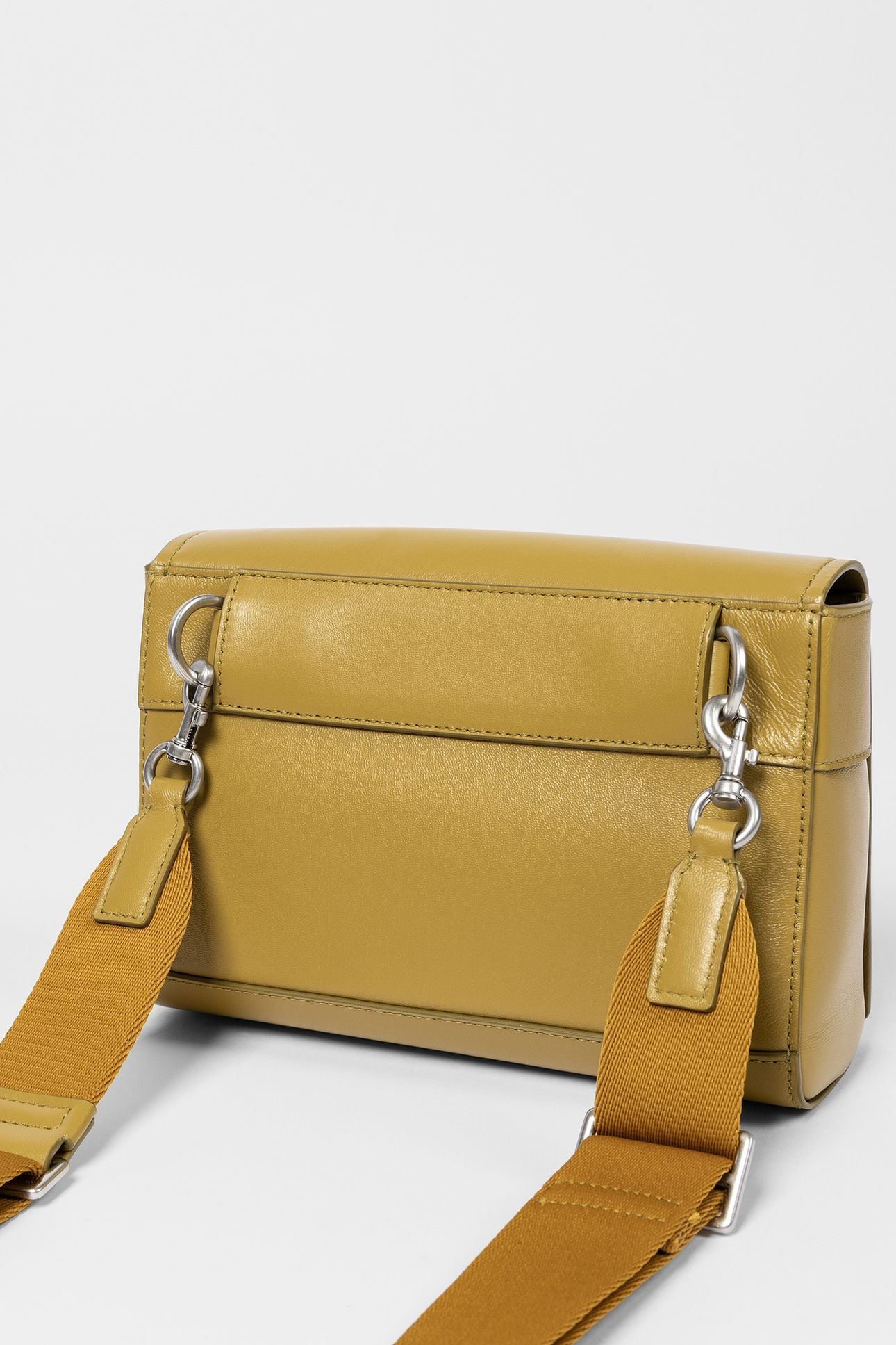 MEN BAG SHOW SML MESSNGR OCHRE YELLOW 6