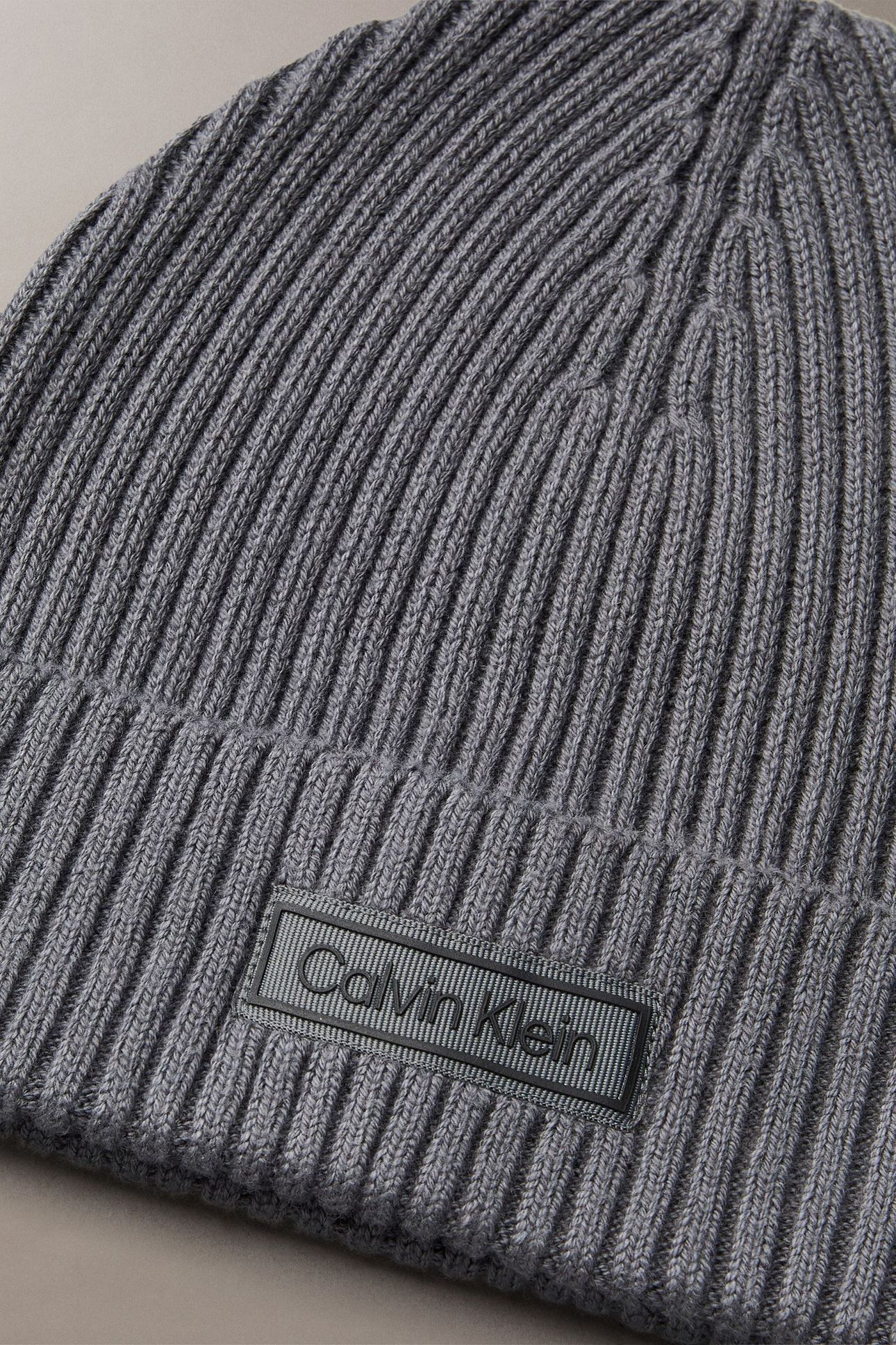 PATCH CHUNKY RIB COTTON BEANIE IRON GATE 3