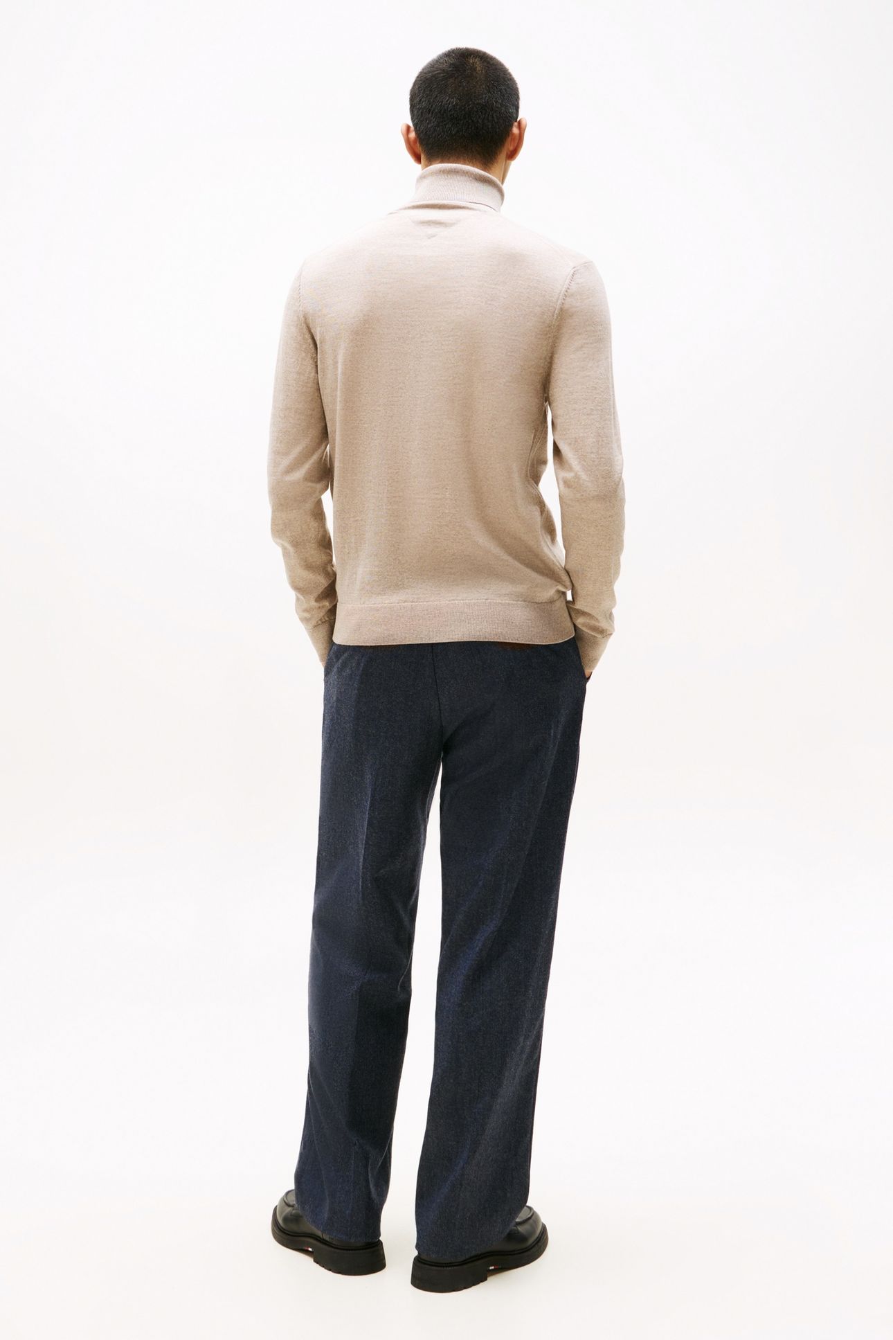 DC FINE MERINO ROLL COASTAL TAUPE 3