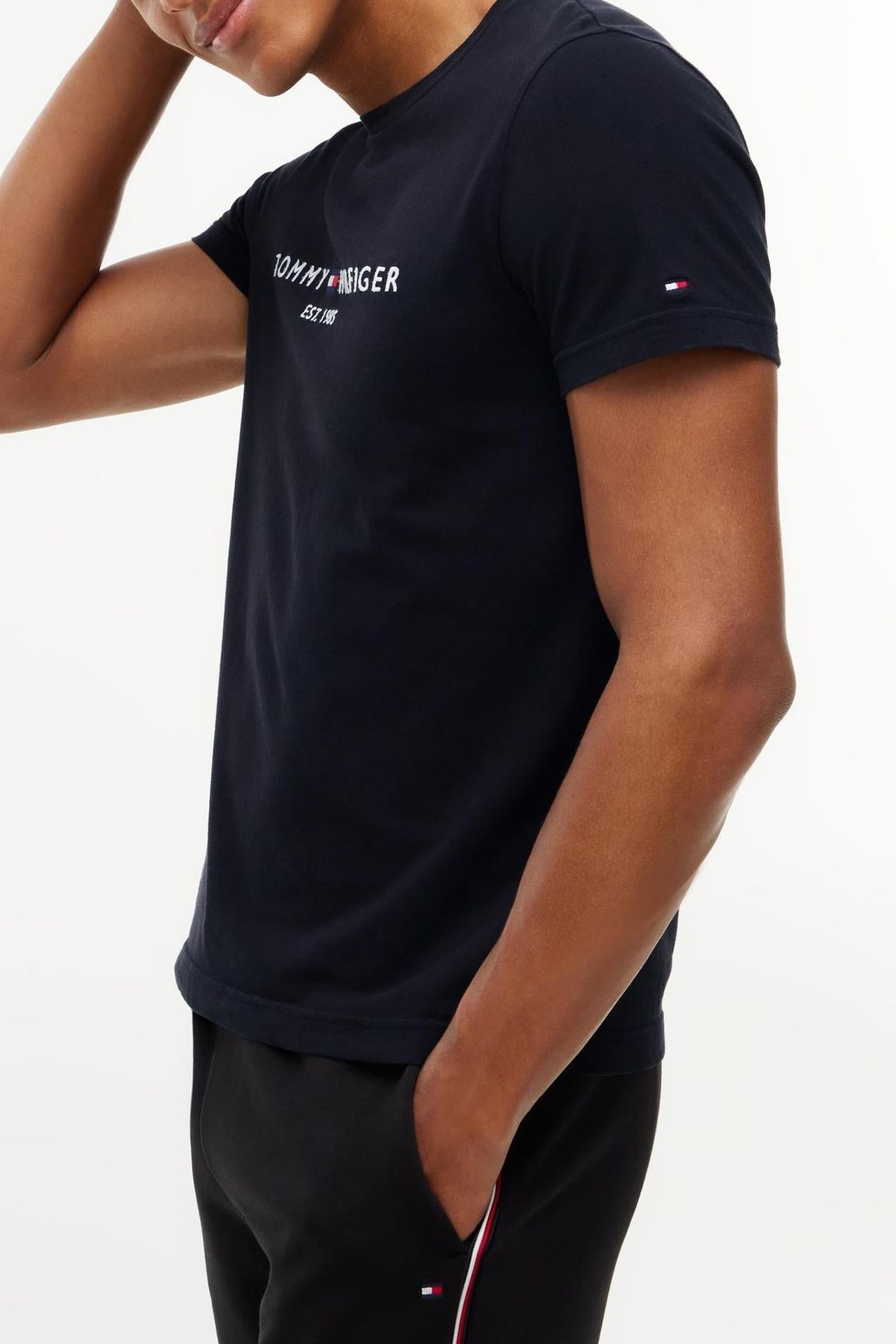 CORE TOMMY LOGO TEE JET BLACK 6