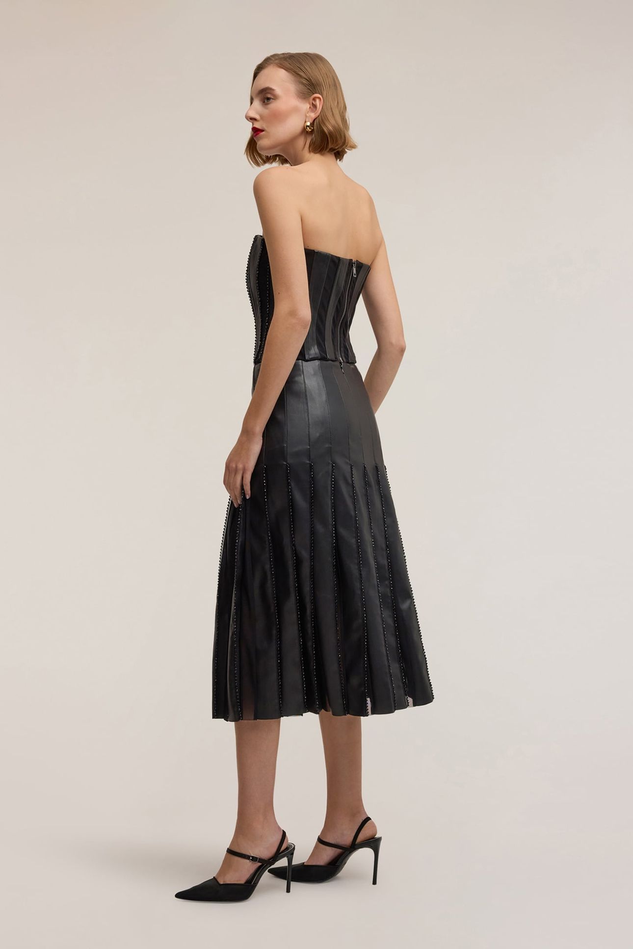 PLEATED SKIRT IN SMART COUTURE COATED FABRIC BLACK 3