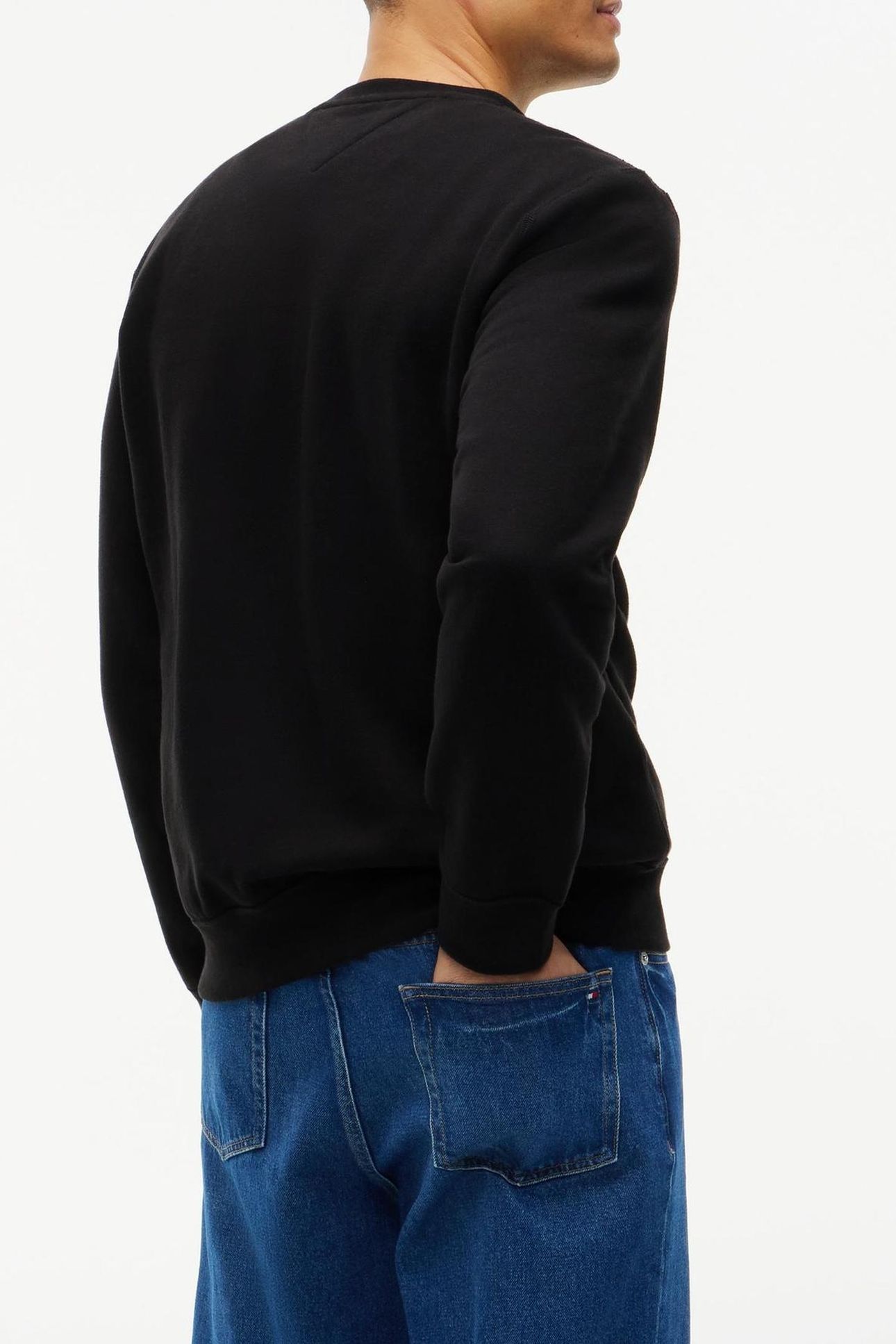 ESSENTIAL FLEECE CREW BLACK 2