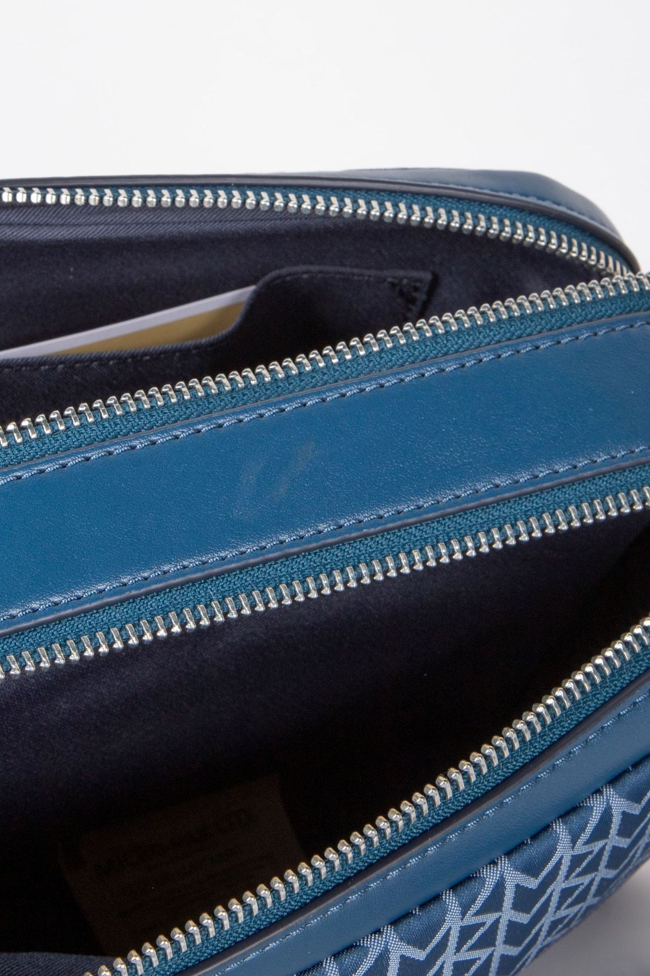 MEDIUM DOUBLE ZIP CHAIN CAMERA CROSSBODY RIVER BLUE 5