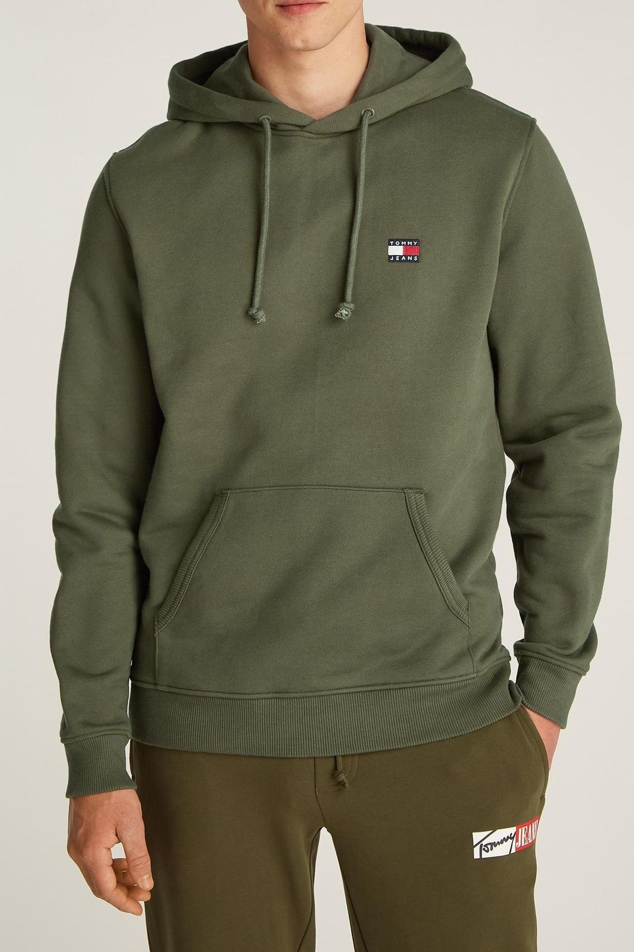 TJM REG BADGE HOODIE FATIGUE GREEN 1