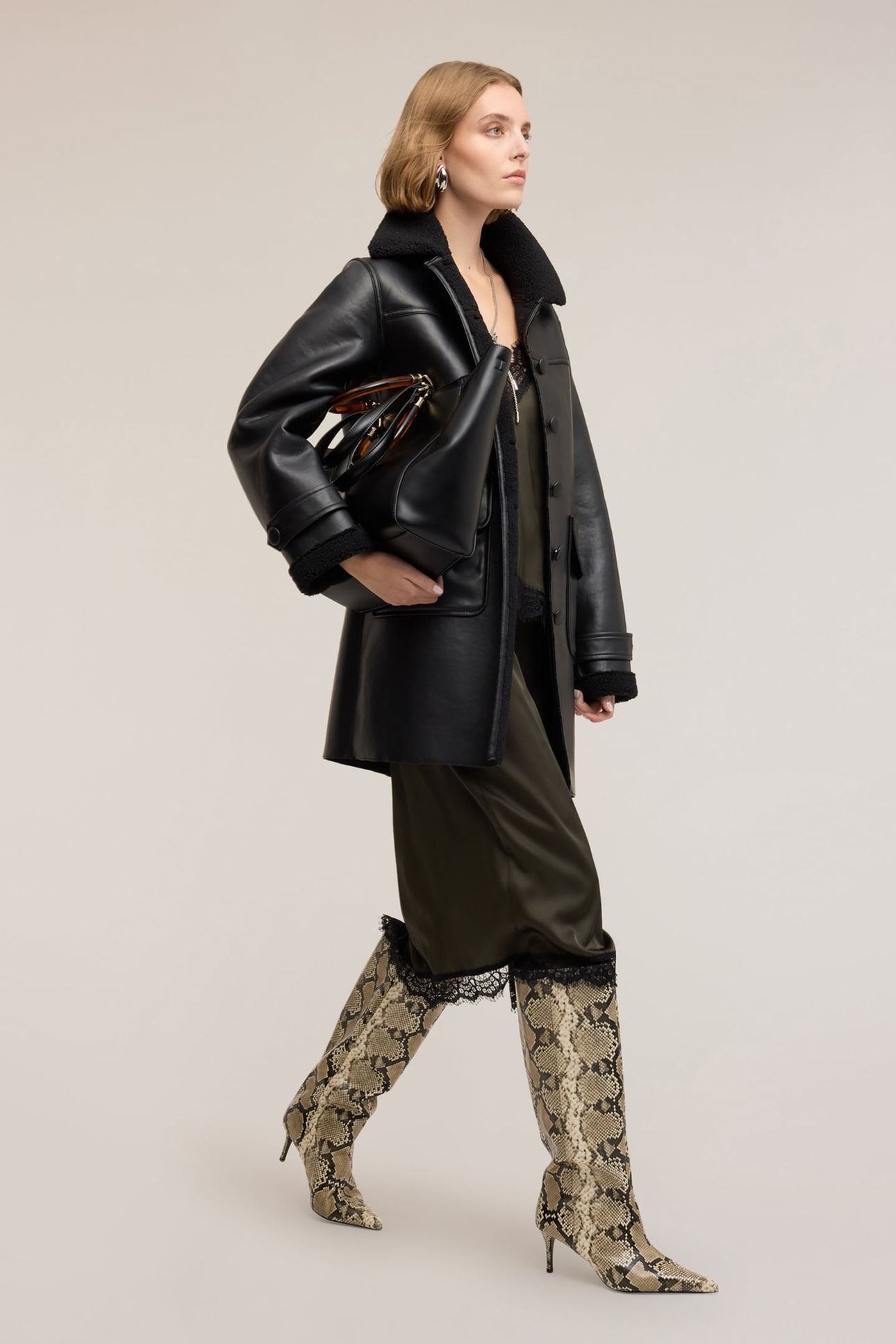 SHEARLING EFFECT COAT BLACK 4