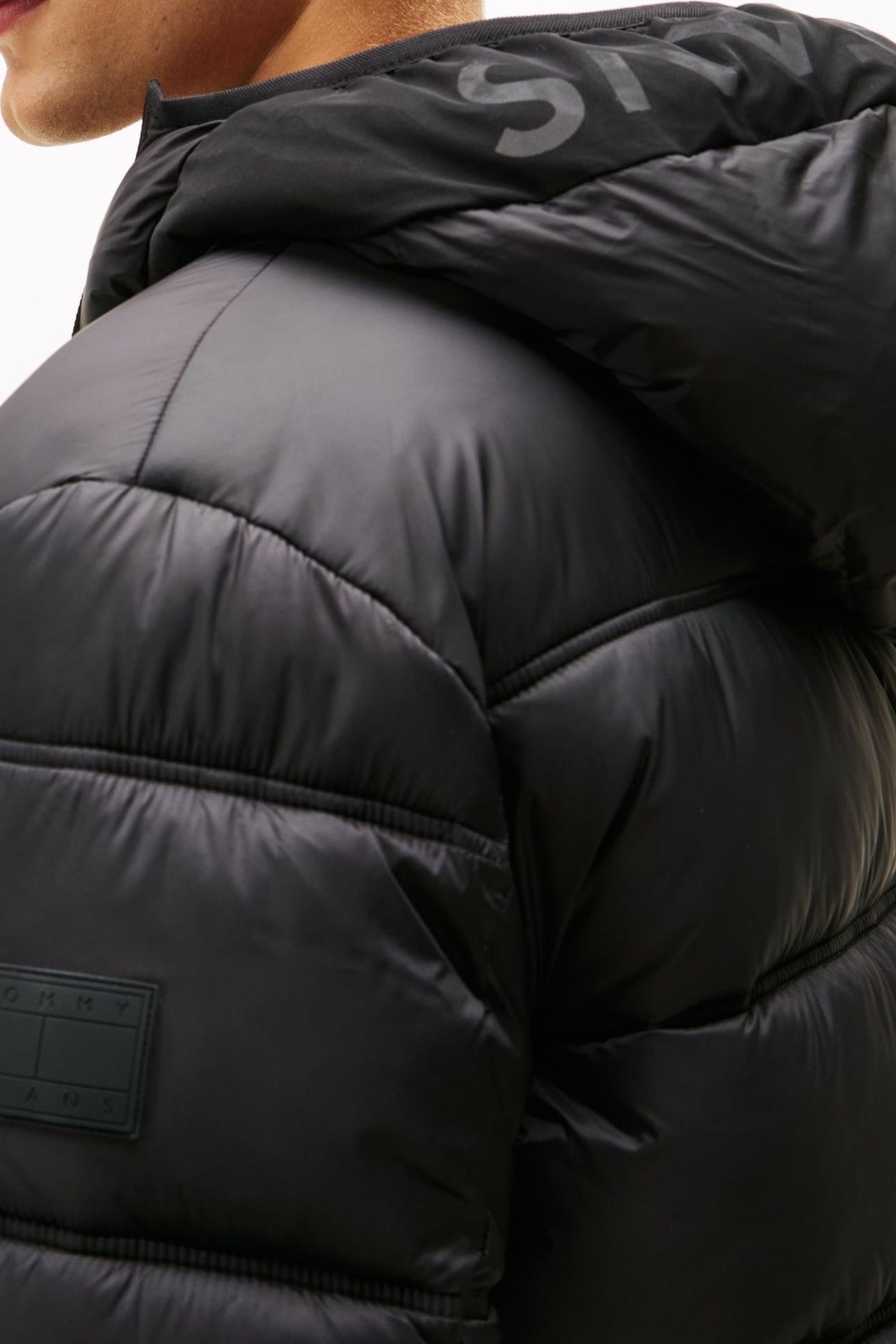 TJM HOODED LOGO JACKET BLACK 8