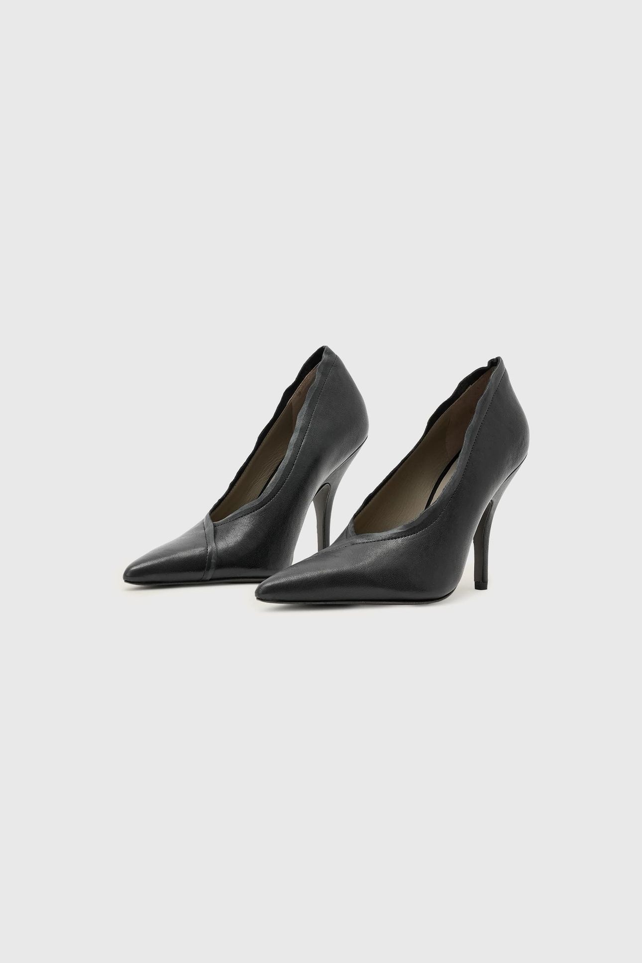 VERA COURT SHOE BLACK 2