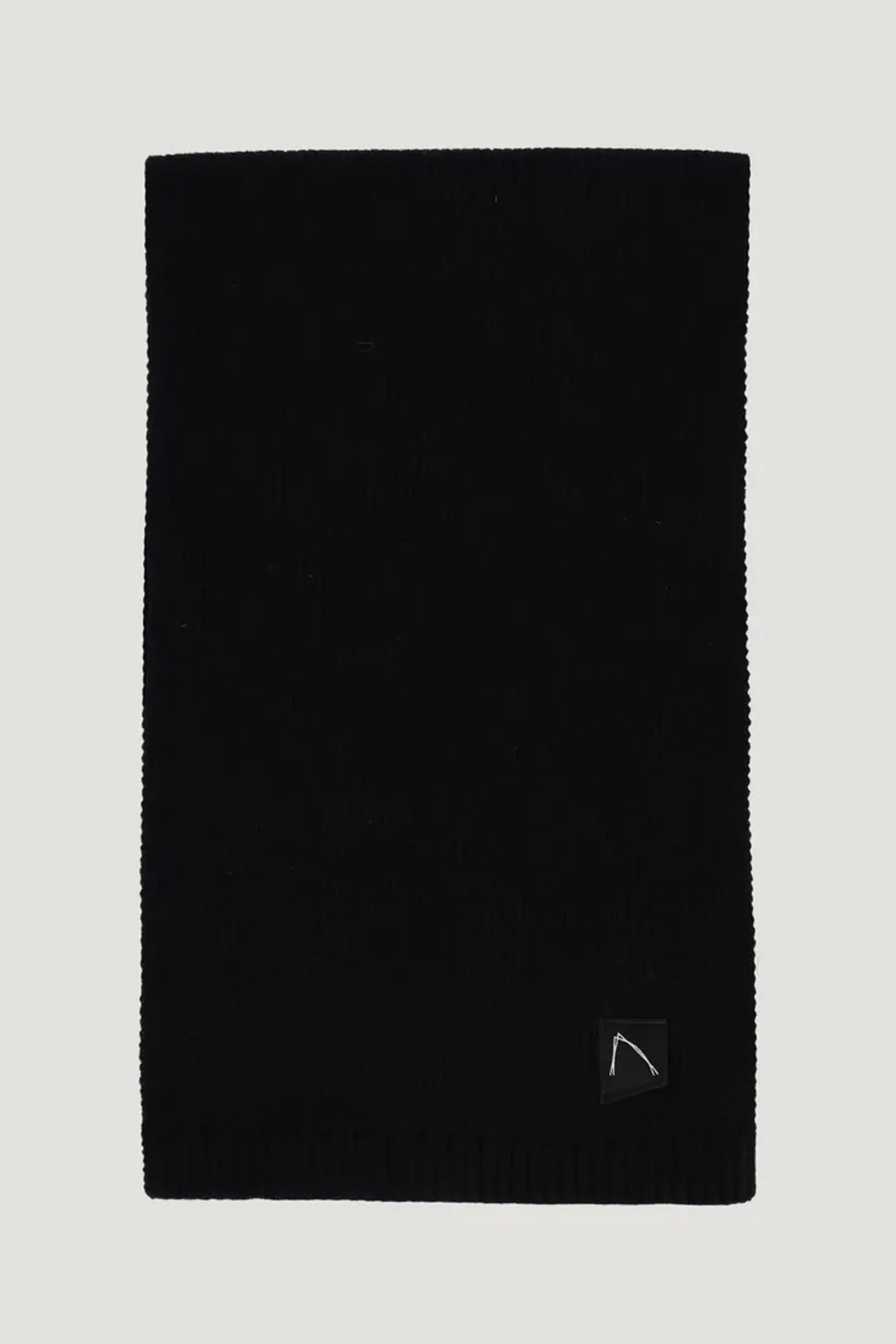 STUBAI SCARF BLACK 1