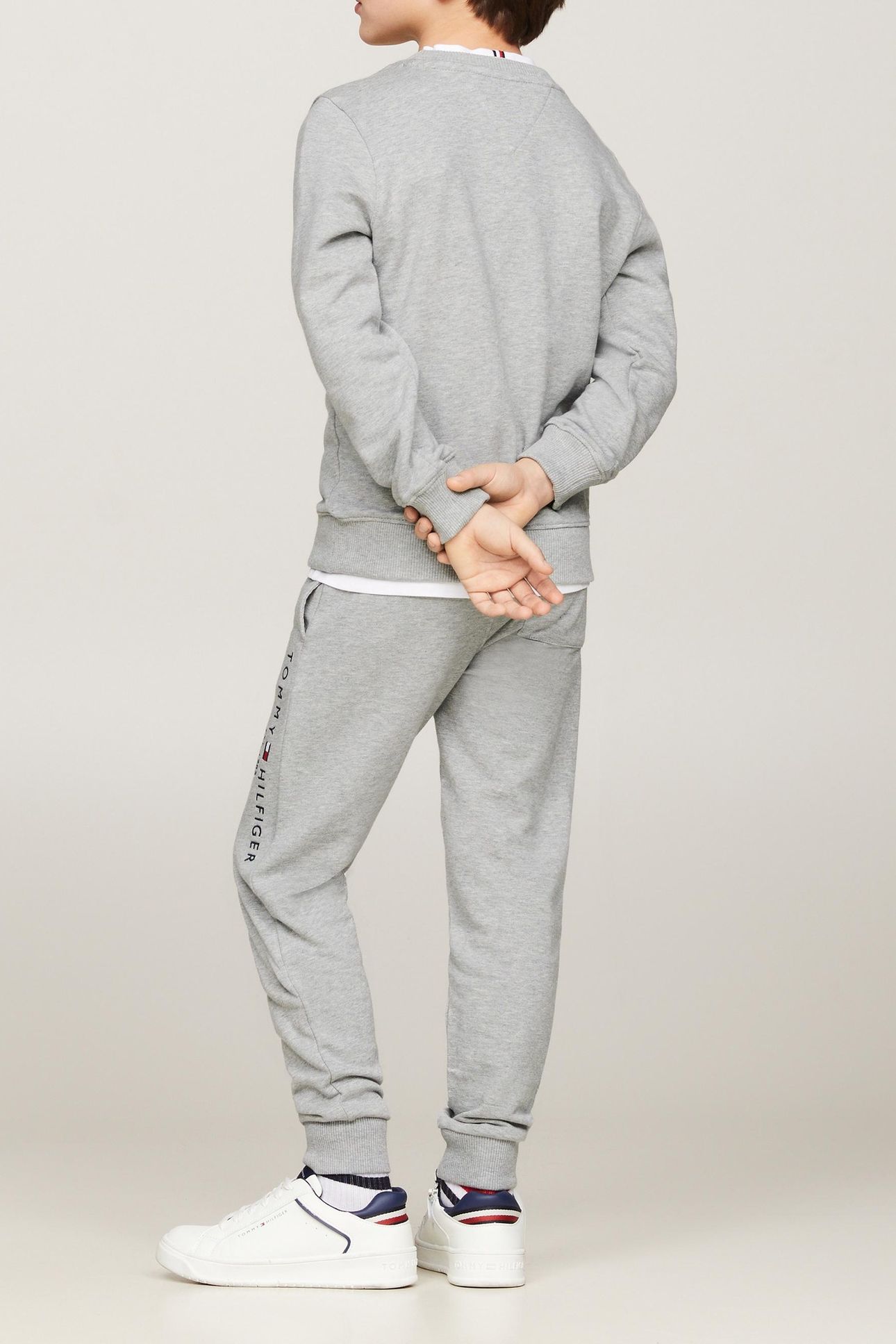 UNISEX ESSENTIAL SWEATSHIRT LIGHT GREY HEATHER 2