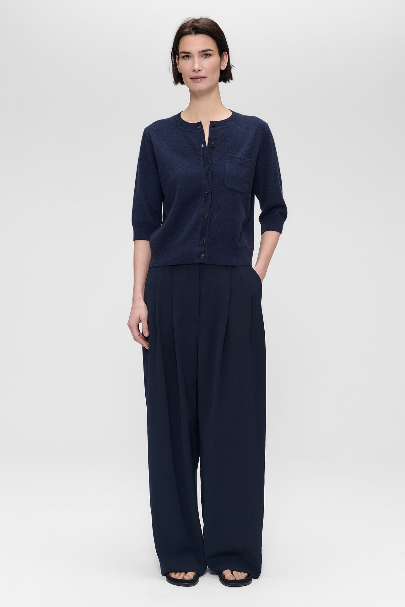 CASHMERE SHORT SLEEVE CARDIGAN MIDNIGHT BLUE 2