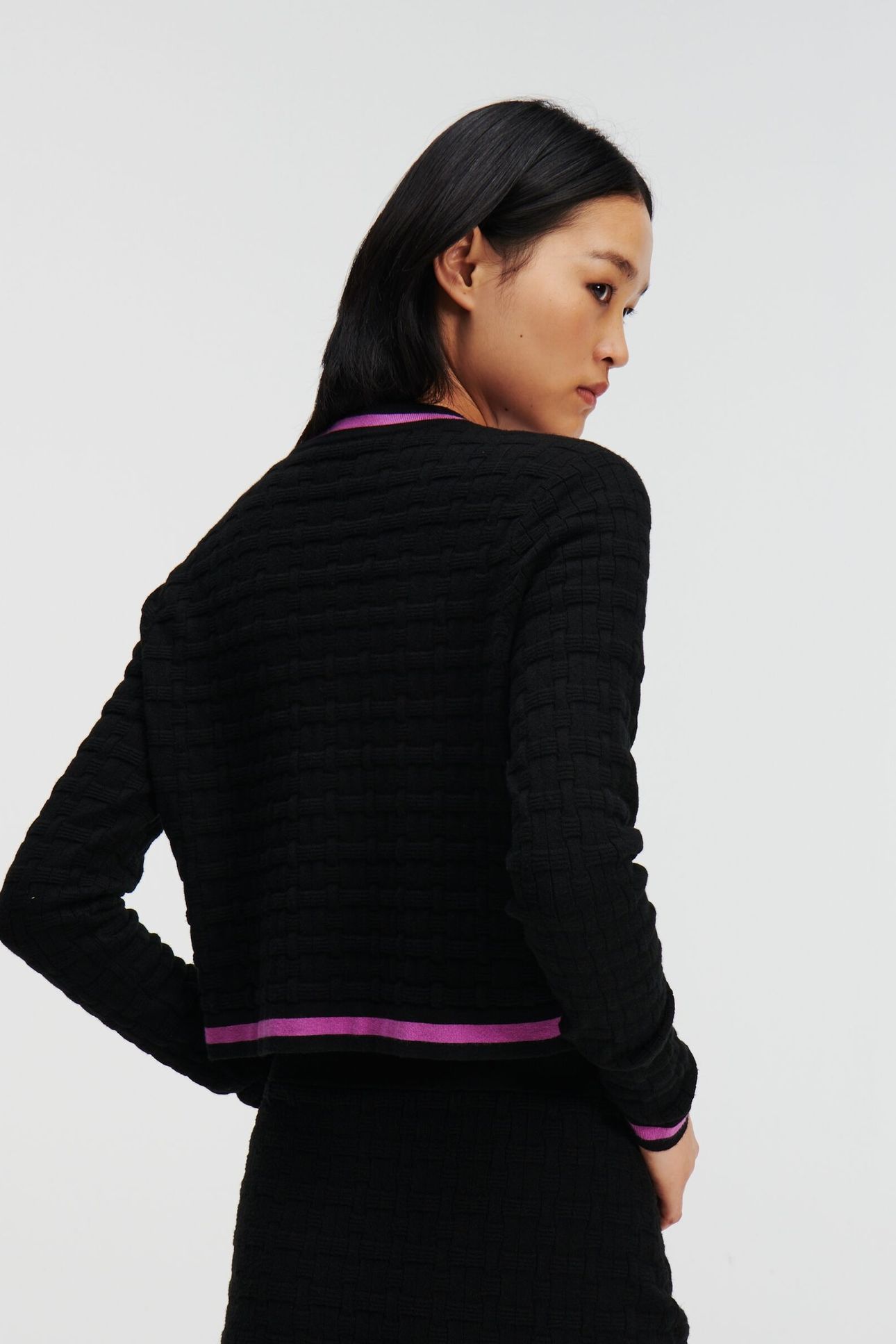 TEXTURED CLASSIC KNIT CARDIGAN BLACK/IRIS ORCHID 2