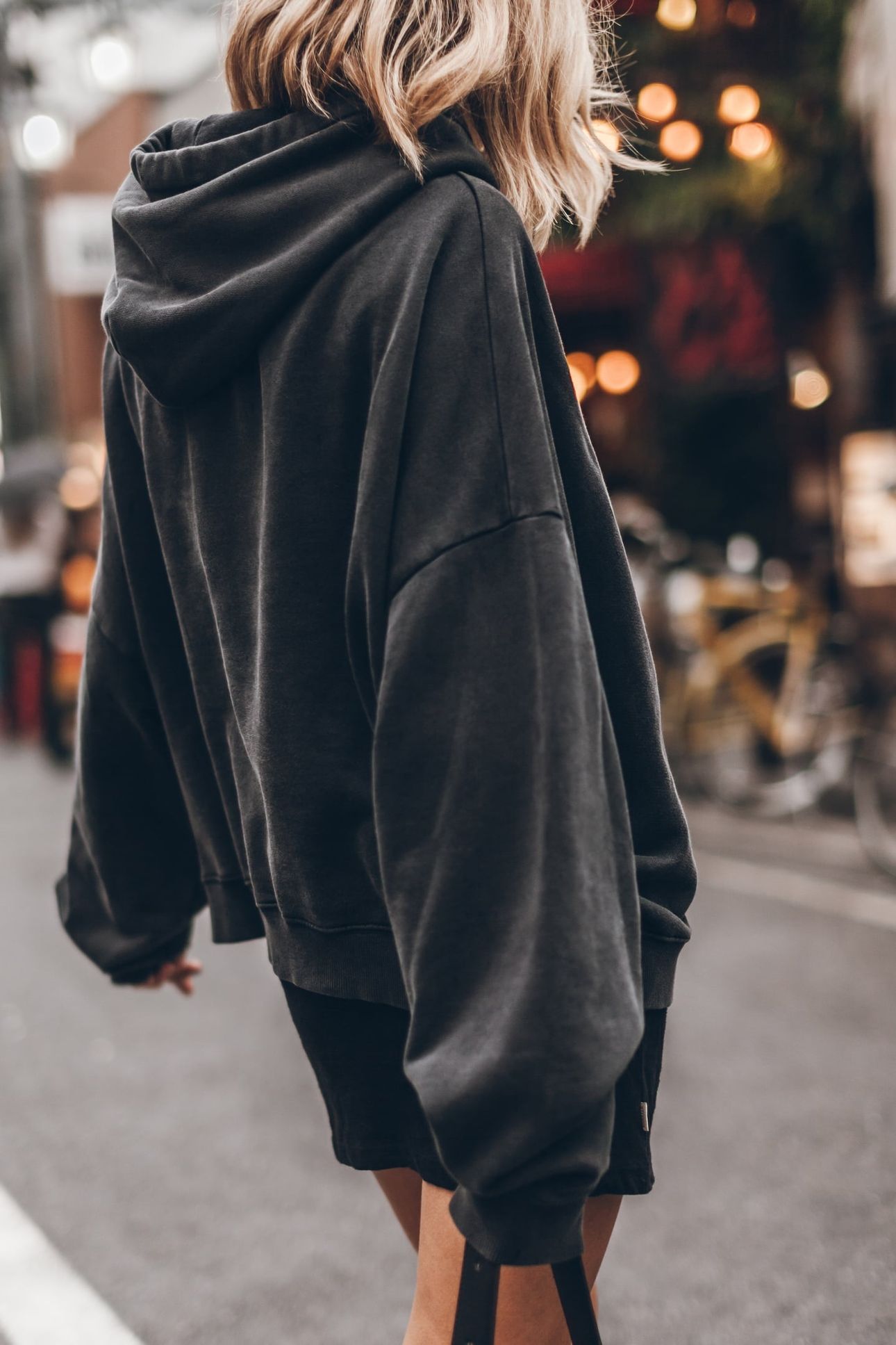 THE DARK OVERSIZED HOODIE 3