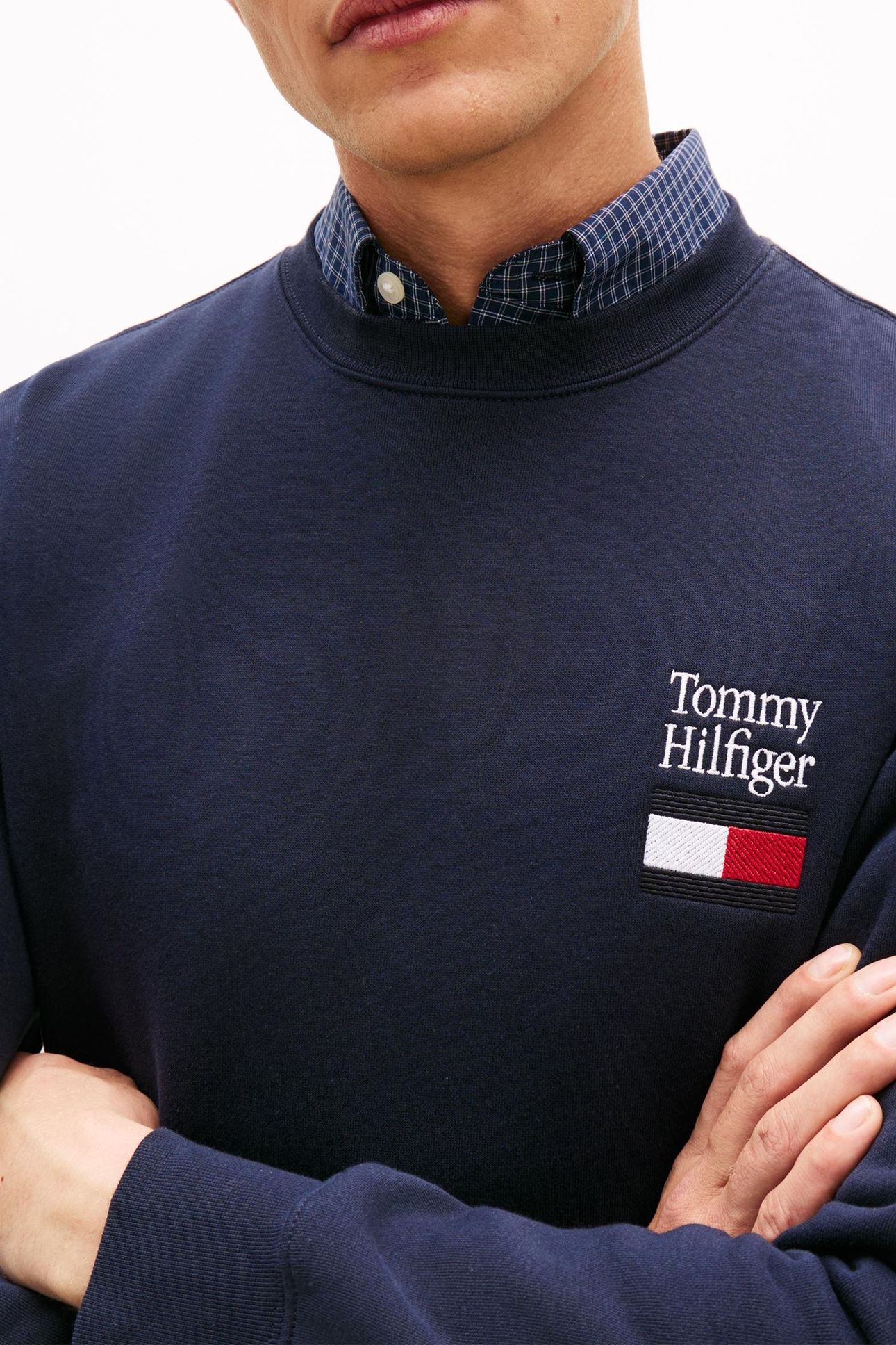 TOMMY EMBRO FLAG SWEATSHIRT DESERT SKY 5