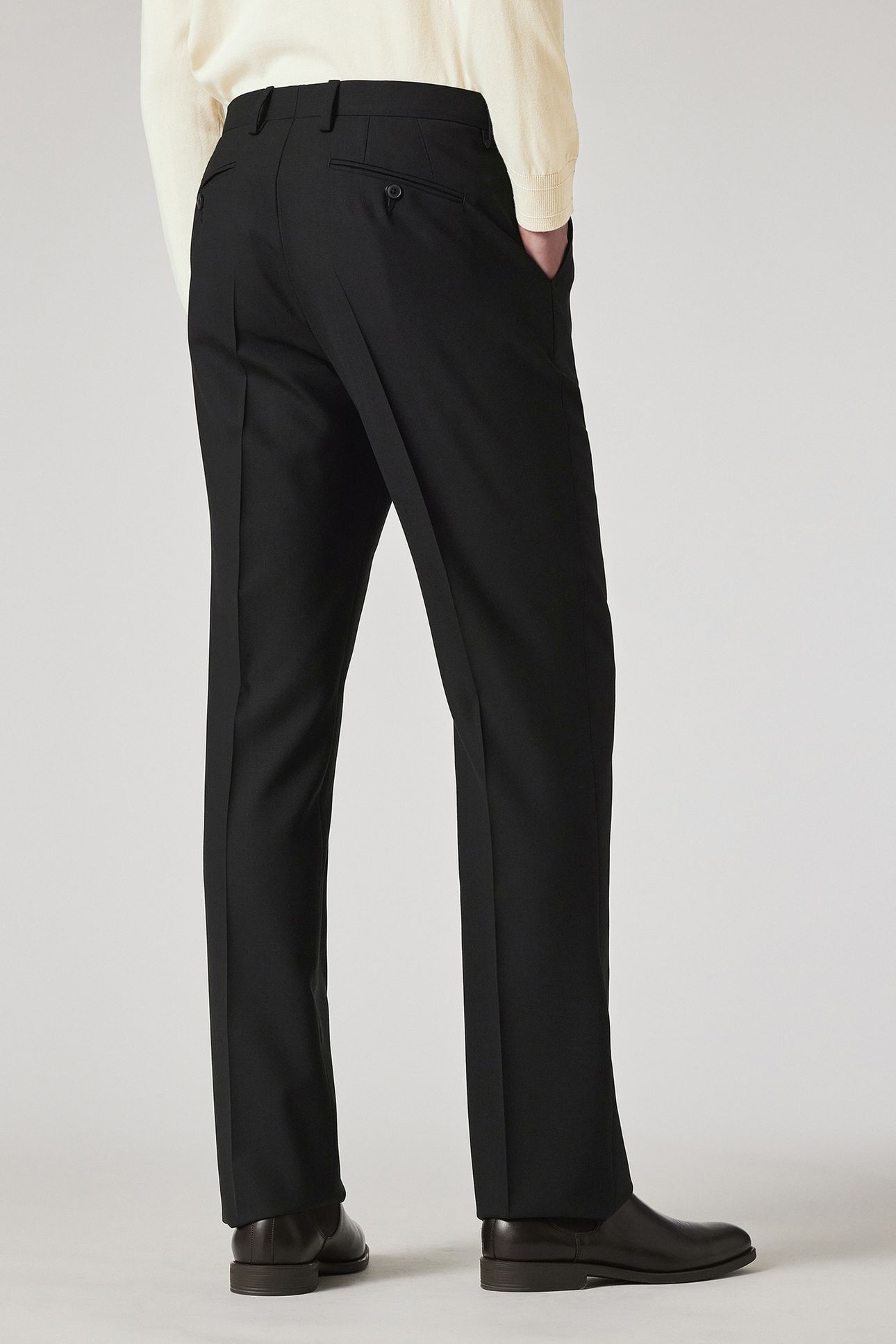 MENS 2 BUTTON SUIT BLACK 4