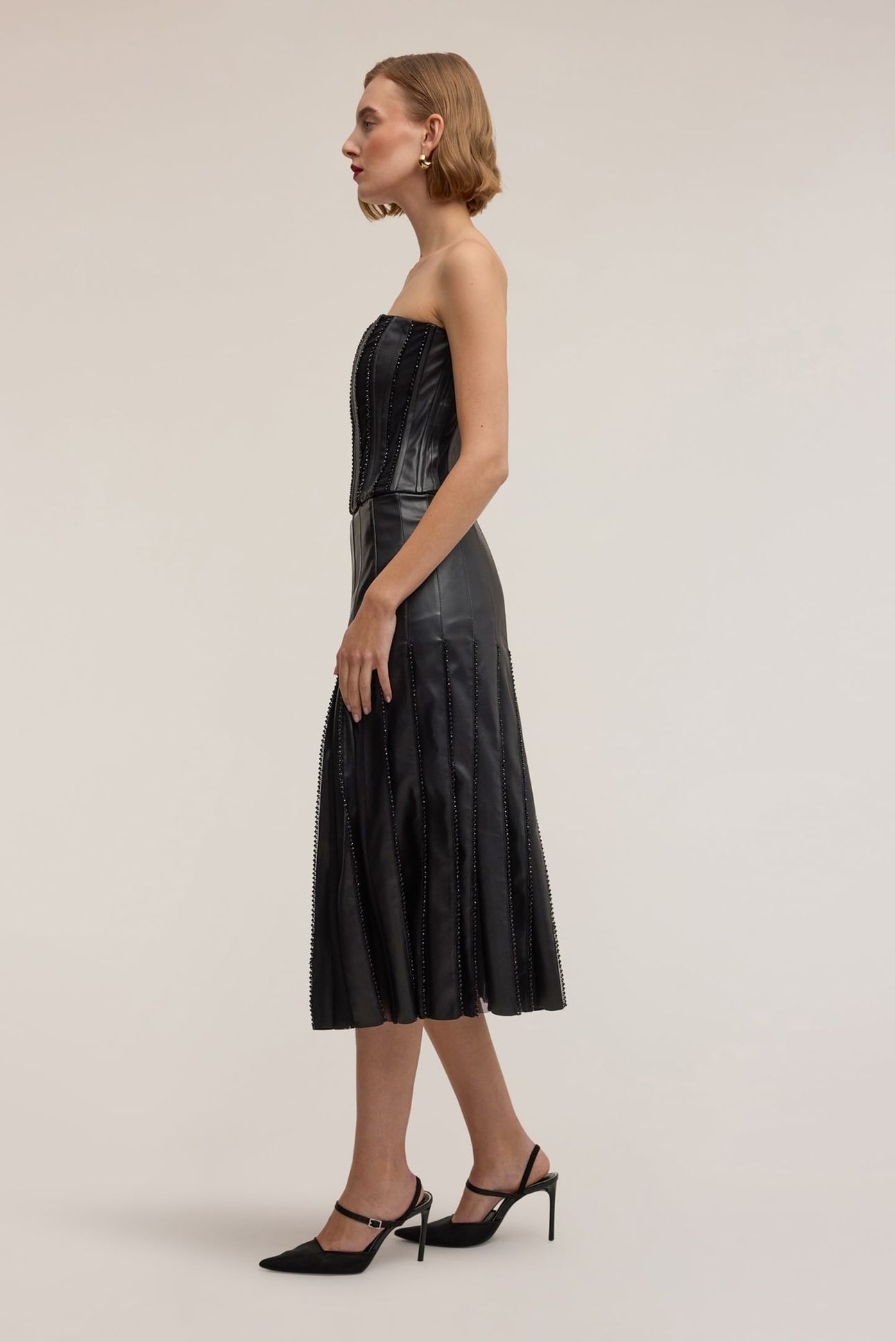 PLEATED SKIRT IN SMART COUTURE COATED FABRIC BLACK 4