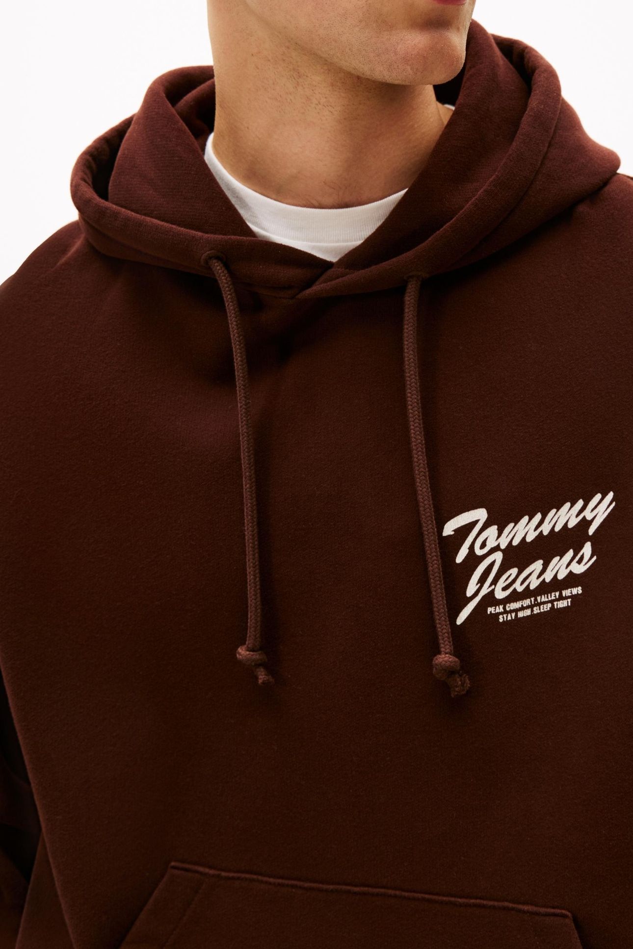 TJM RELAXED NOVELTY GRAPHIC RICH BROWN 5