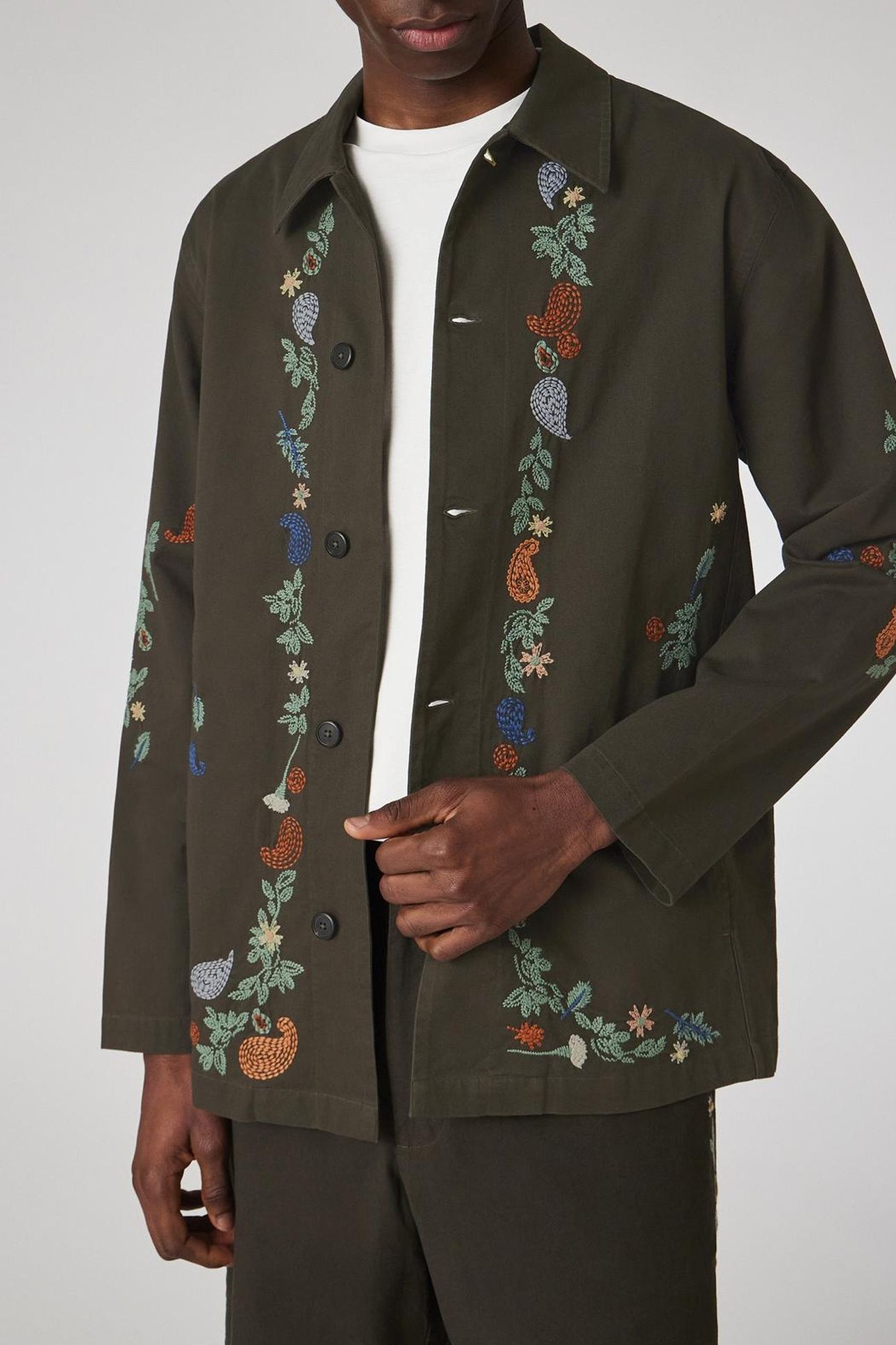 MENS S/C CASUAL FIT SHIRT WITH EMB MILITARY GREEN 3